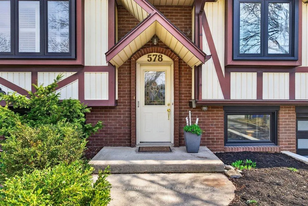 Photo 3 of 578 Holly Hill Crescent, Burlington, Appleby — HOMEH