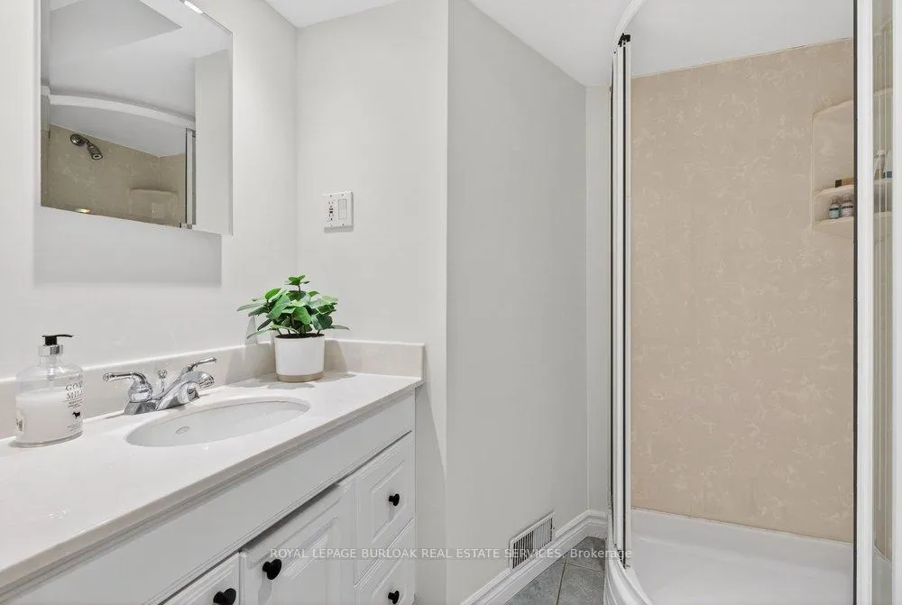 Photo 24 of 578 Holly Hill Crescent, Burlington, Appleby — HOMEH