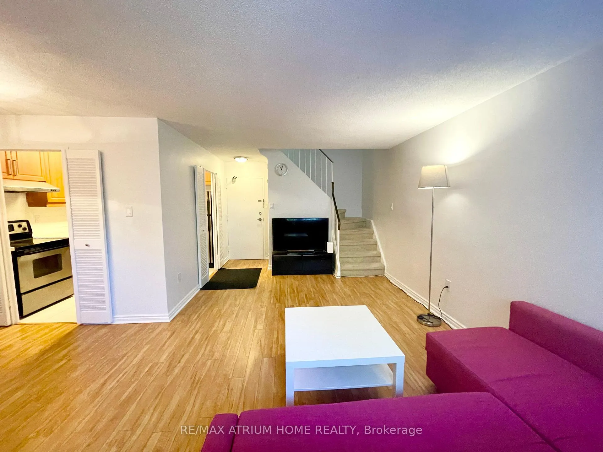 Photo 3 of Unit 332, 16A Elgin Street, Markham, Thornhill — HOMEH