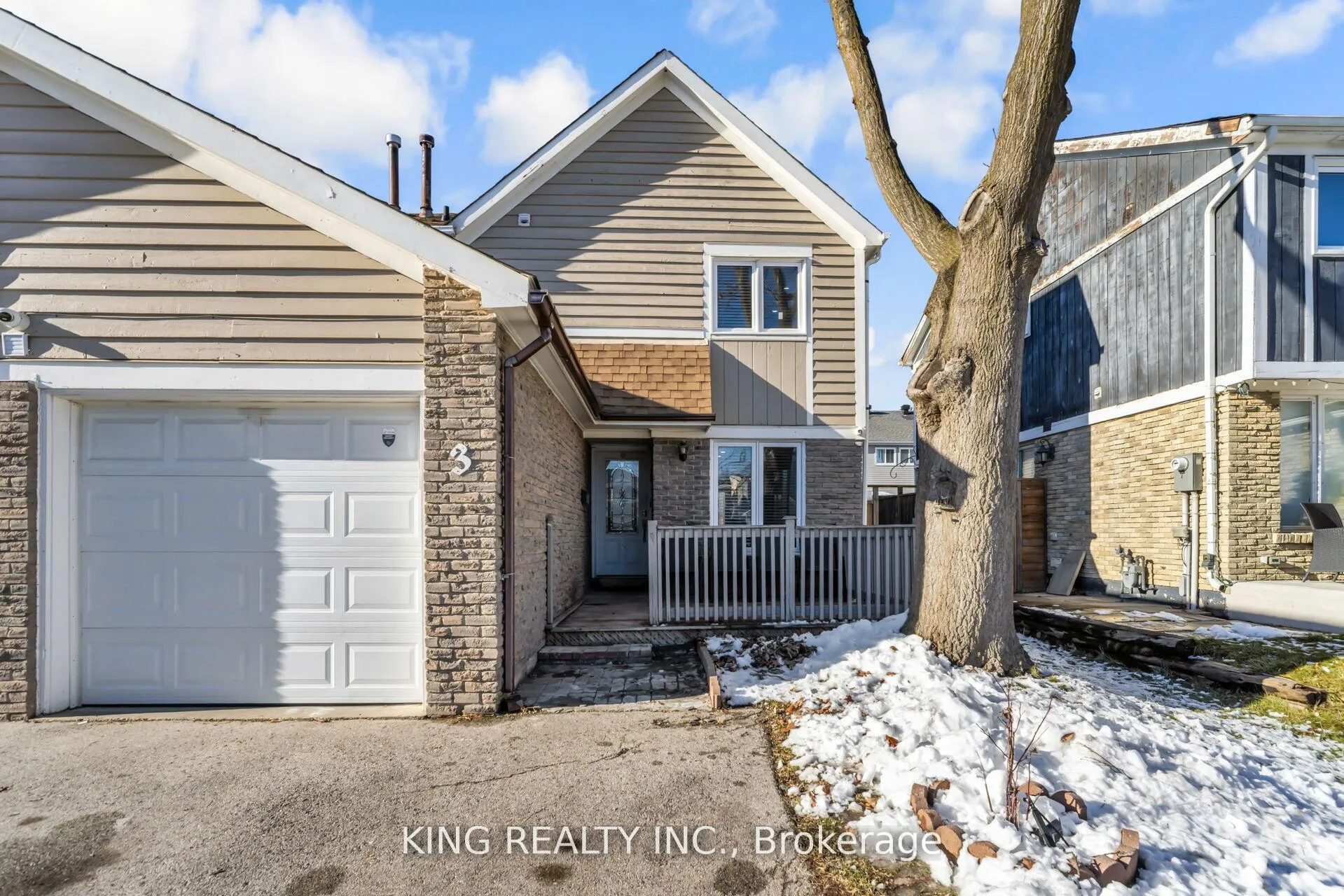 Photo 4 of 3 Nottawasaga Crescent, Brampton, Heart Lake West — HOMEH