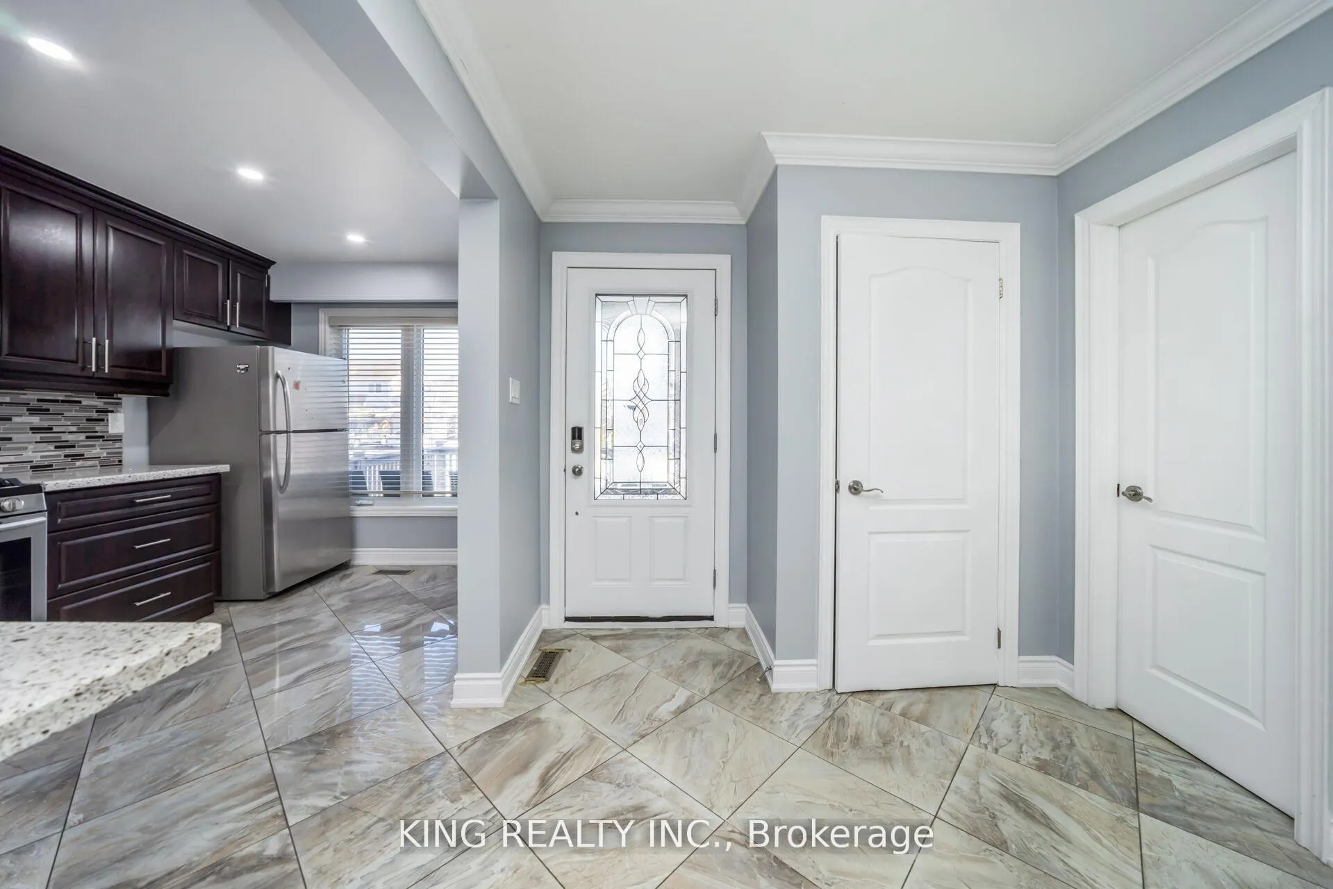 Photo 6 of 3 Nottawasaga Crescent, Brampton, Heart Lake West — HOMEH