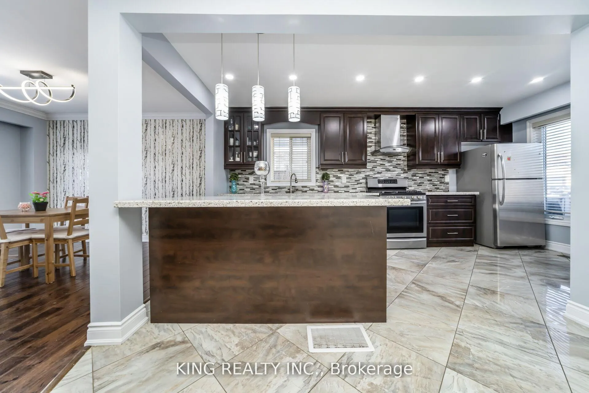 Photo 7 of 3 Nottawasaga Crescent, Brampton, Heart Lake West — HOMEH