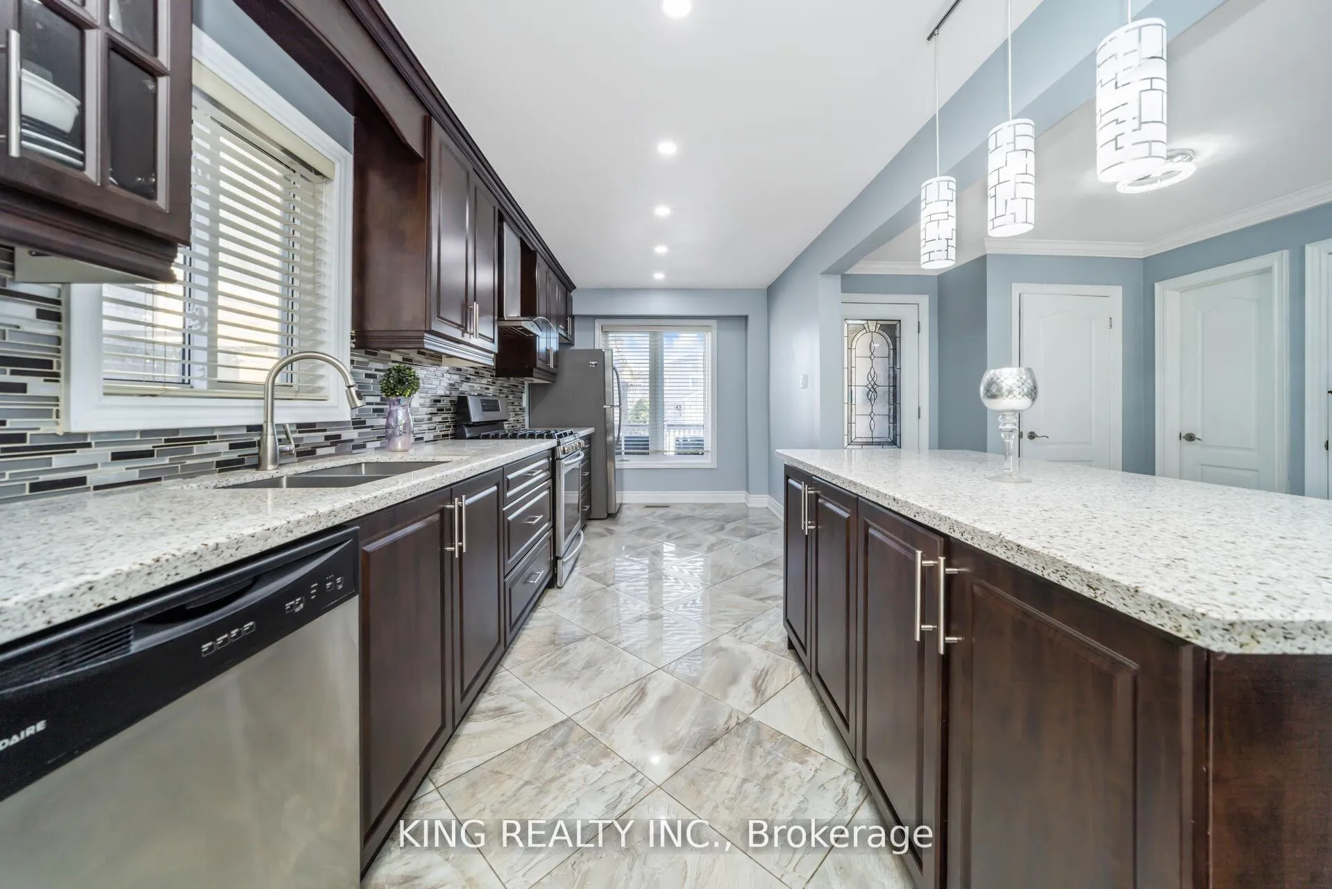 Photo 10 of 3 Nottawasaga Crescent, Brampton, Heart Lake West — HOMEH