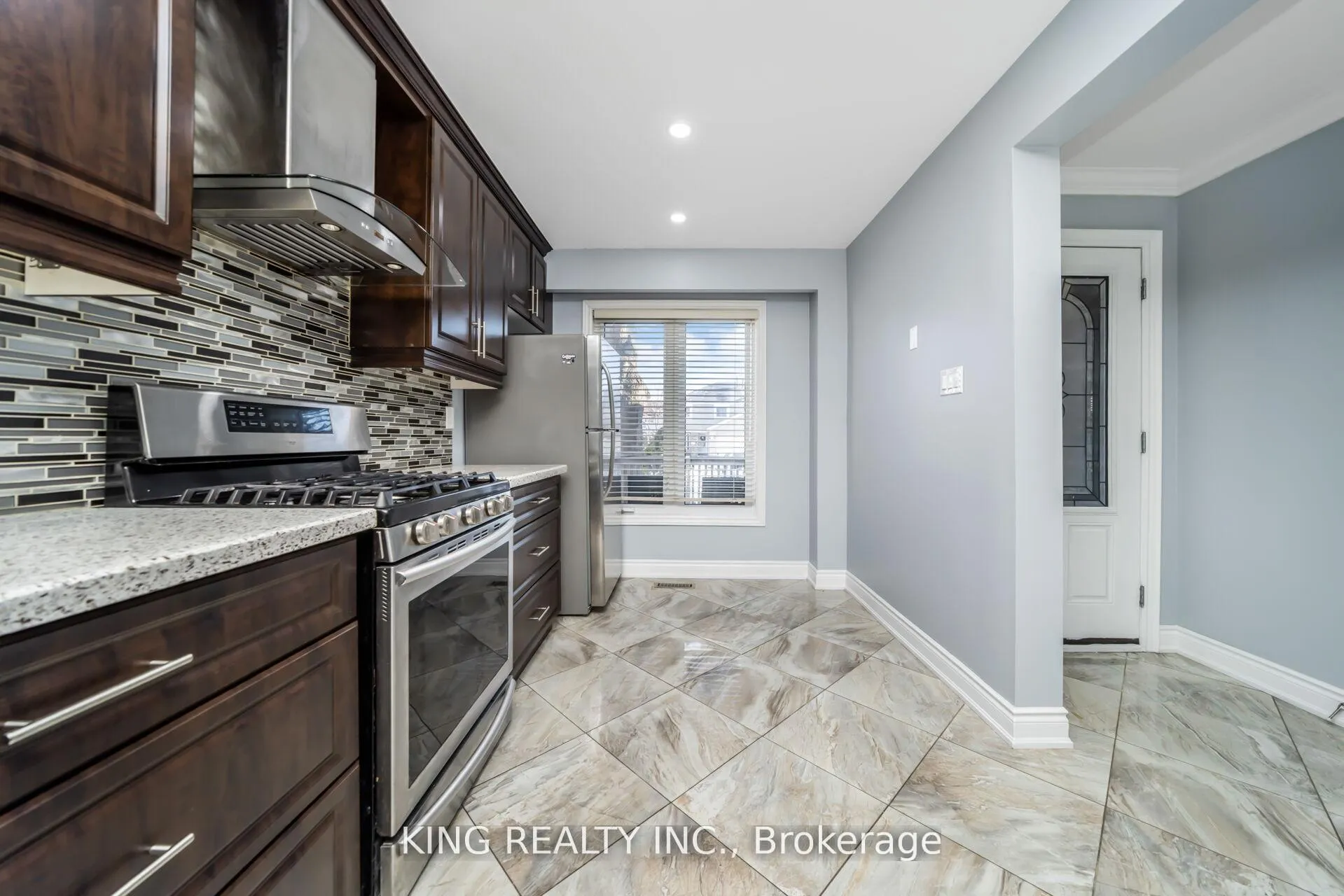 Photo 11 of 3 Nottawasaga Crescent, Brampton, Heart Lake West — HOMEH