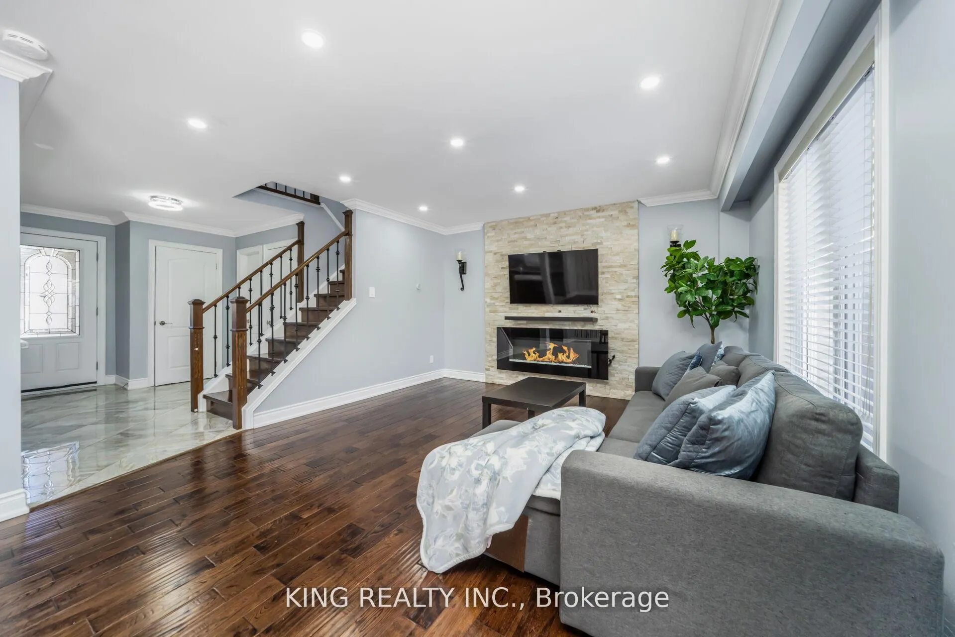Photo 17 of 3 Nottawasaga Crescent, Brampton, Heart Lake West — HOMEH