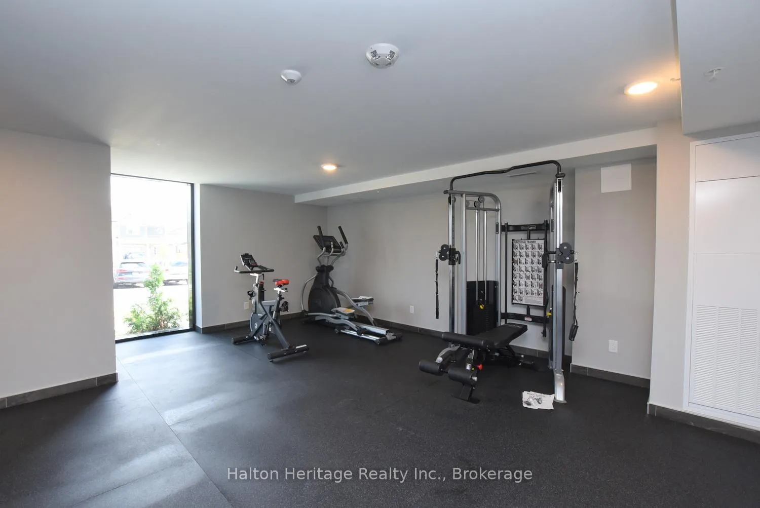 Photo 5 of Unit 708, 30 Hamilton Street S, Hamilton, Waterdown — HOMEH