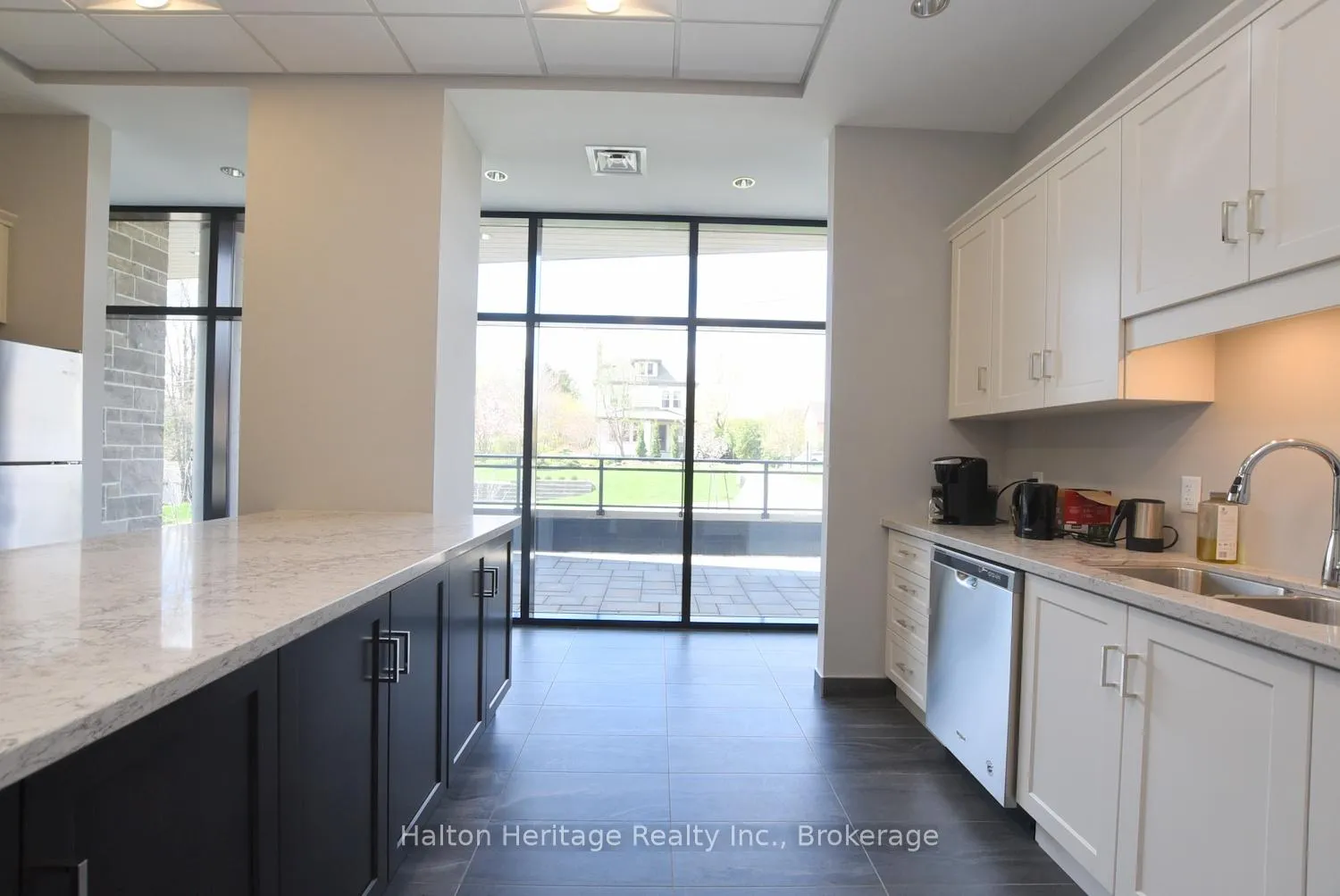 Photo 9 of Unit 708, 30 Hamilton Street S, Hamilton, Waterdown — HOMEH