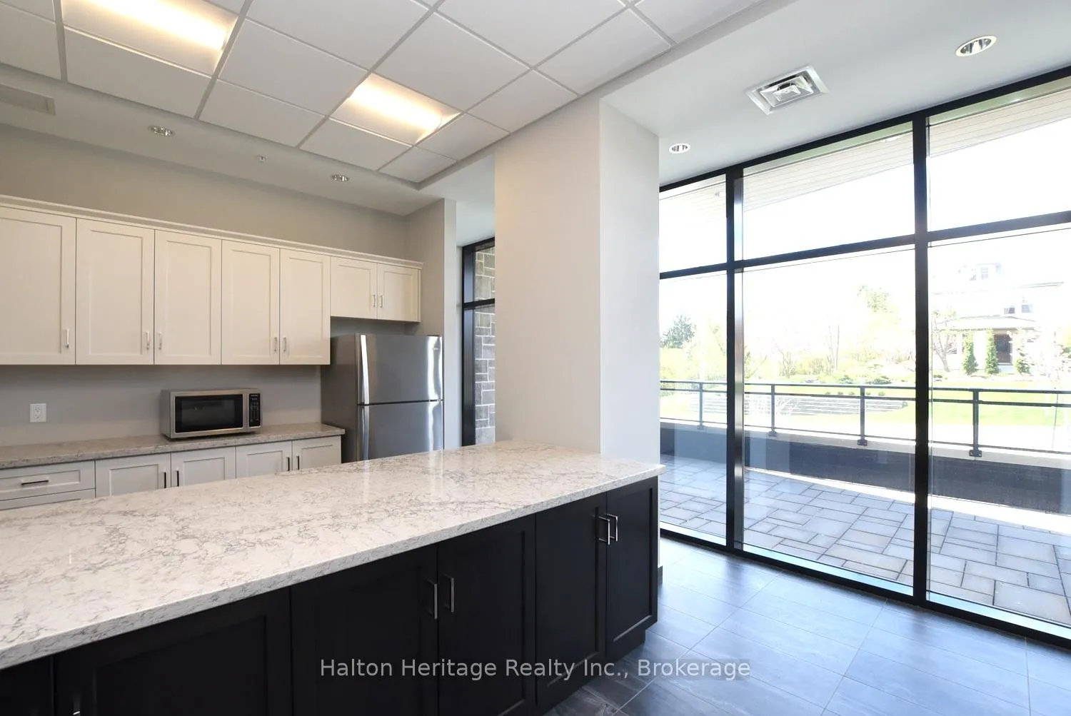 Photo 10 of Unit 708, 30 Hamilton Street S, Hamilton, Waterdown — HOMEH
