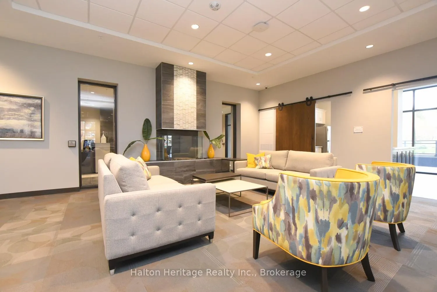 Photo 12 of Unit 708, 30 Hamilton Street S, Hamilton, Waterdown — HOMEH