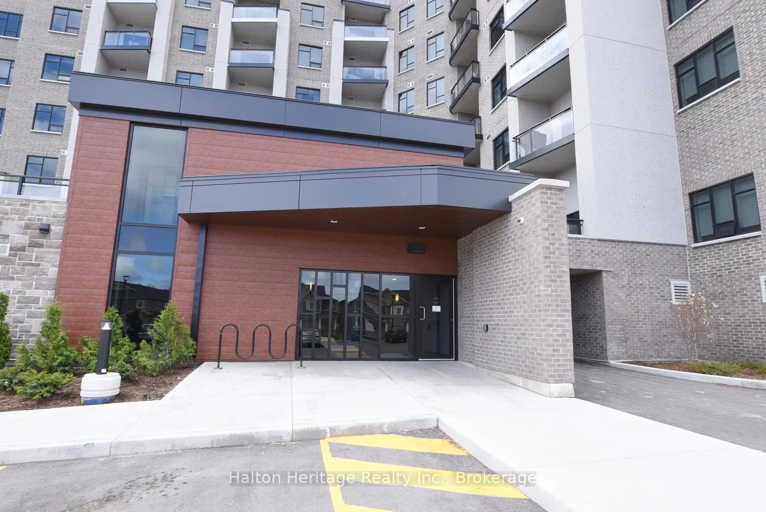 Photo 16 of Unit 708, 30 Hamilton Street S, Hamilton, Waterdown — HOMEH