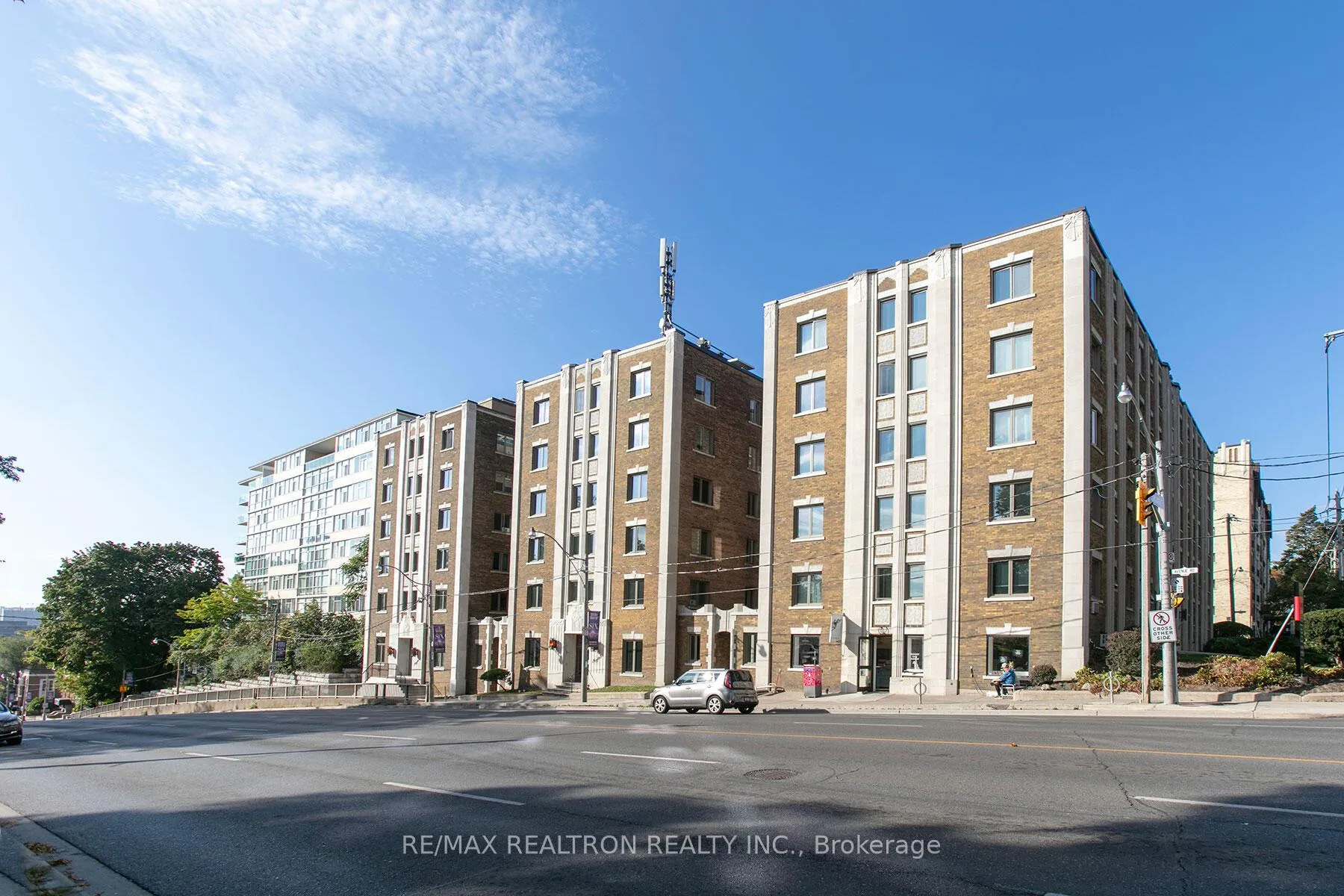 Photo 7 of Unit 525, 398 Avenue Road, Toronto, Casa Loma — HOMEH