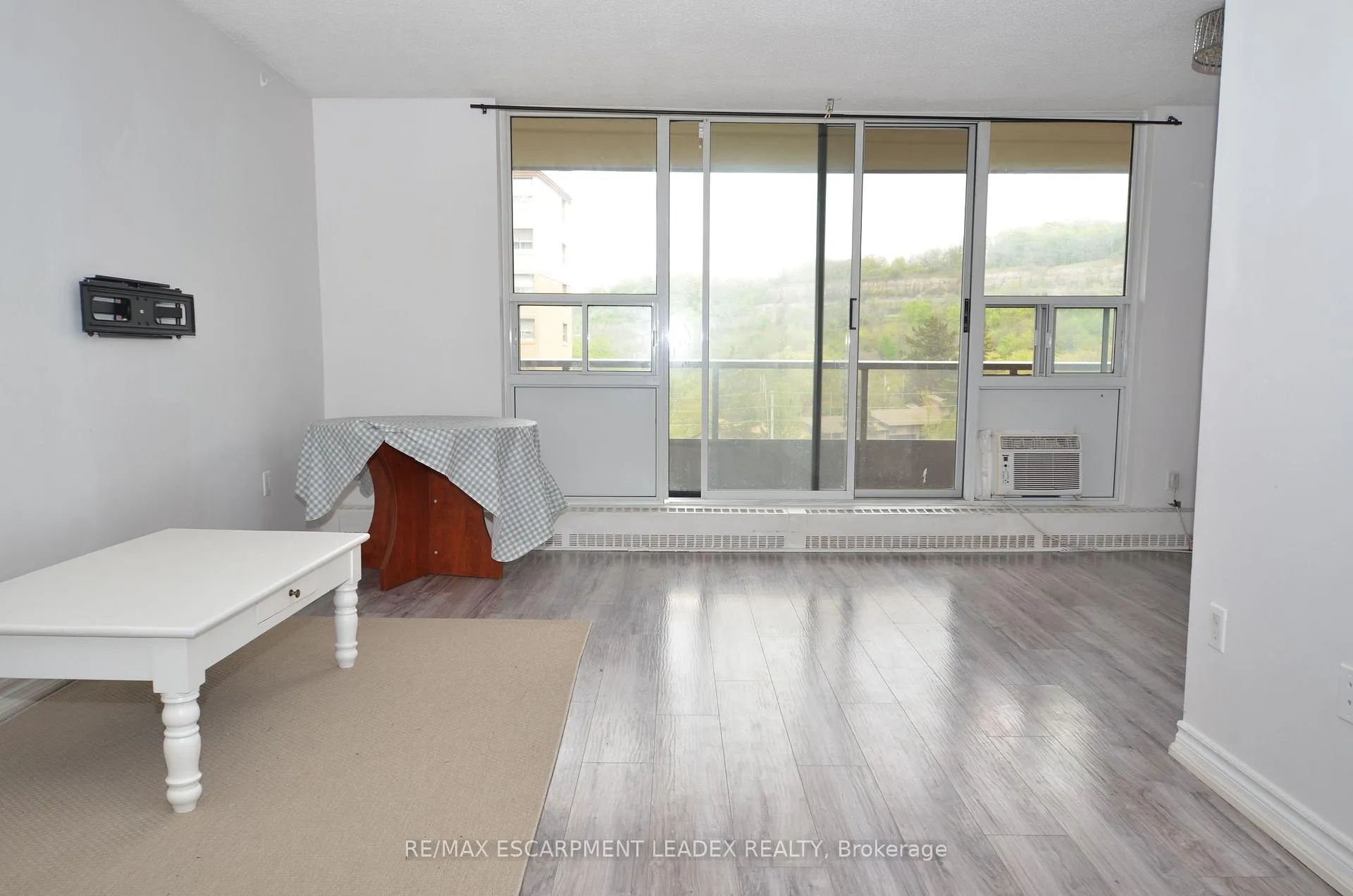 Photo 4 of Unit 1002, 1964 Main Street W, Hamilton, Ainslie Wood — HOMEH