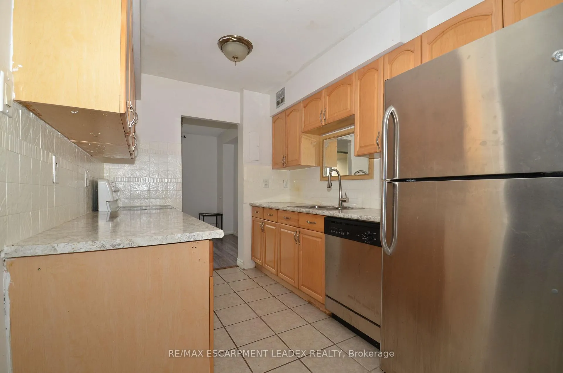 Photo 8 of Unit 1002, 1964 Main Street W, Hamilton, Ainslie Wood — HOMEH