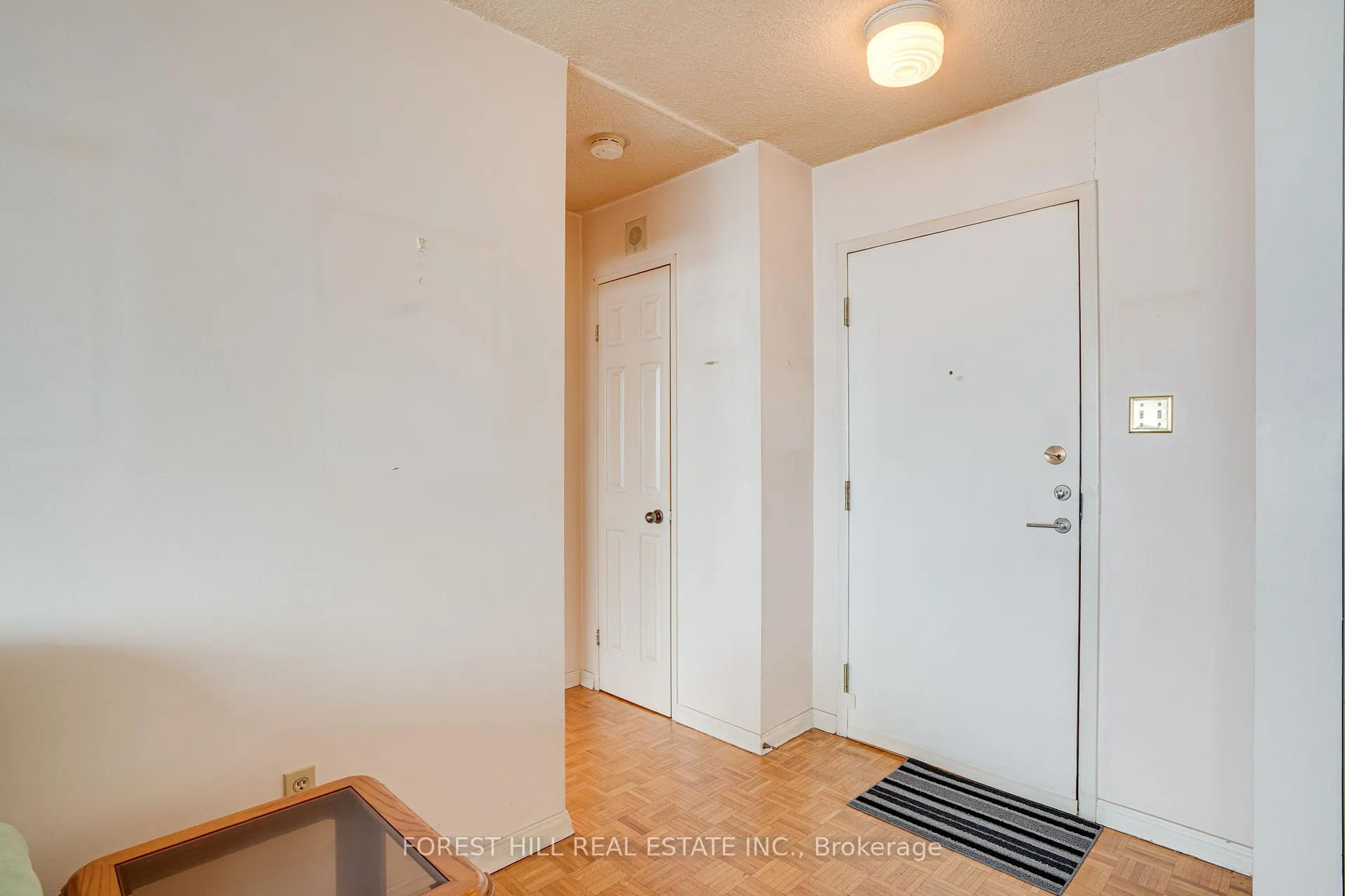 Photo 2 of Unit 904, 3000 Bathurst Street, Toronto, Englemount-Lawrence — HOMEH