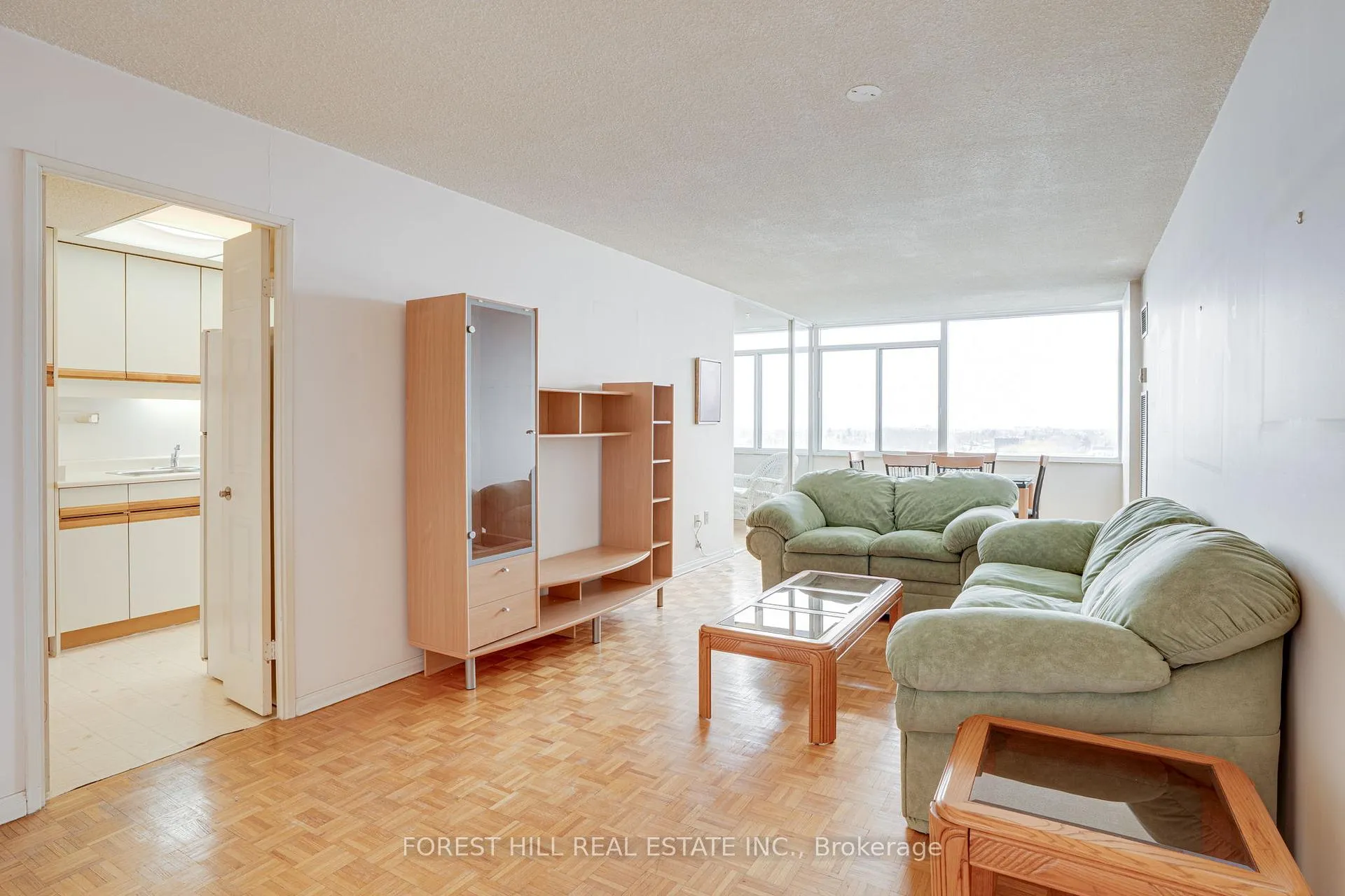 Photo 3 of Unit 904, 3000 Bathurst Street, Toronto, Englemount-Lawrence — HOMEH