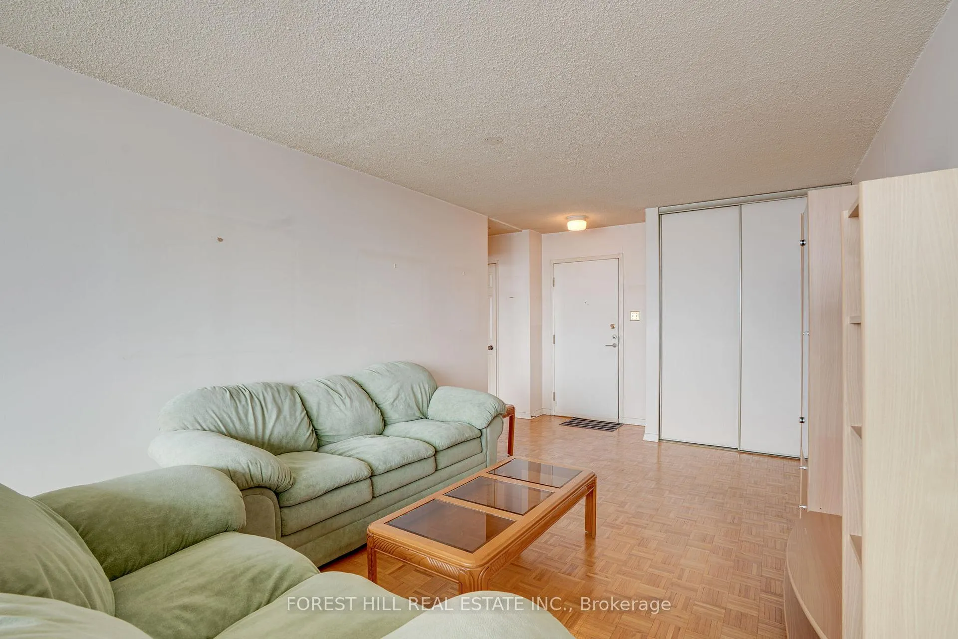 Photo 6 of Unit 904, 3000 Bathurst Street, Toronto, Englemount-Lawrence — HOMEH
