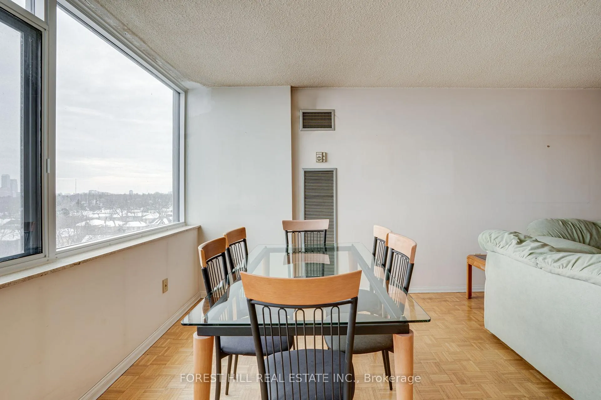 Photo 11 of Unit 904, 3000 Bathurst Street, Toronto, Englemount-Lawrence — HOMEH