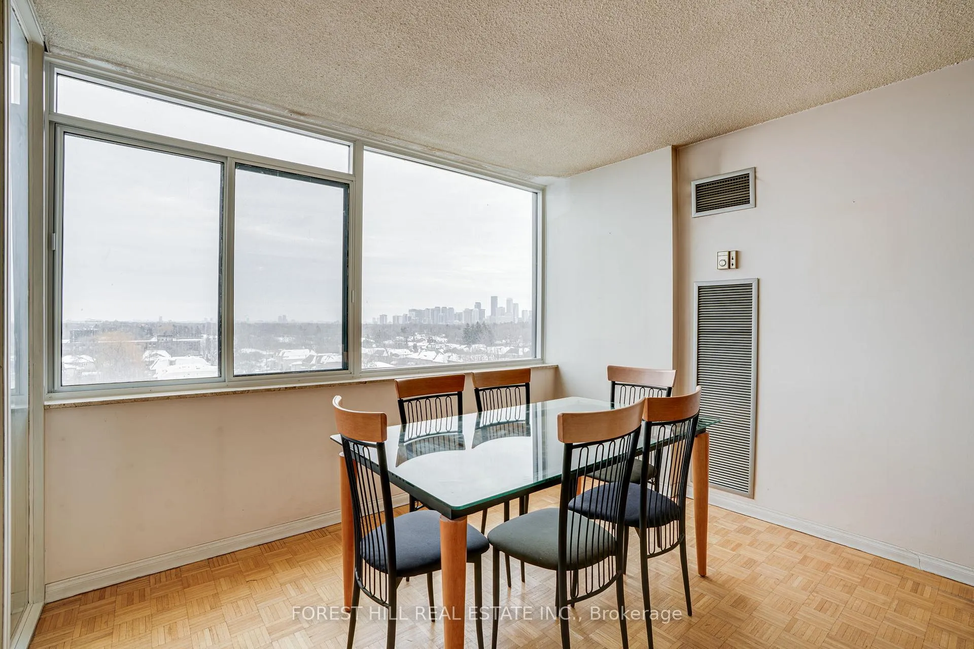 Photo 12 of Unit 904, 3000 Bathurst Street, Toronto, Englemount-Lawrence — HOMEH