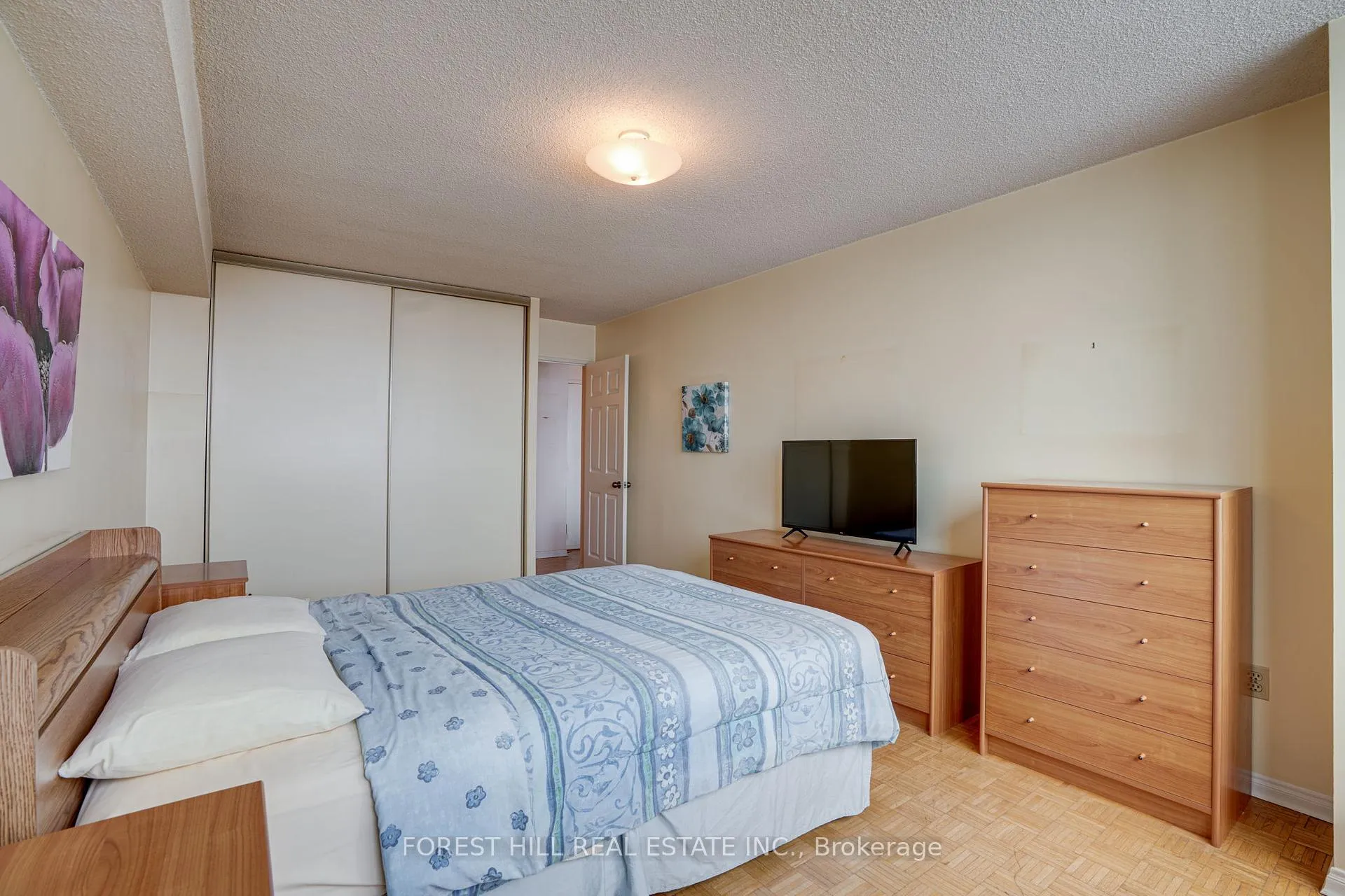 Photo 26 of Unit 904, 3000 Bathurst Street, Toronto, Englemount-Lawrence — HOMEH