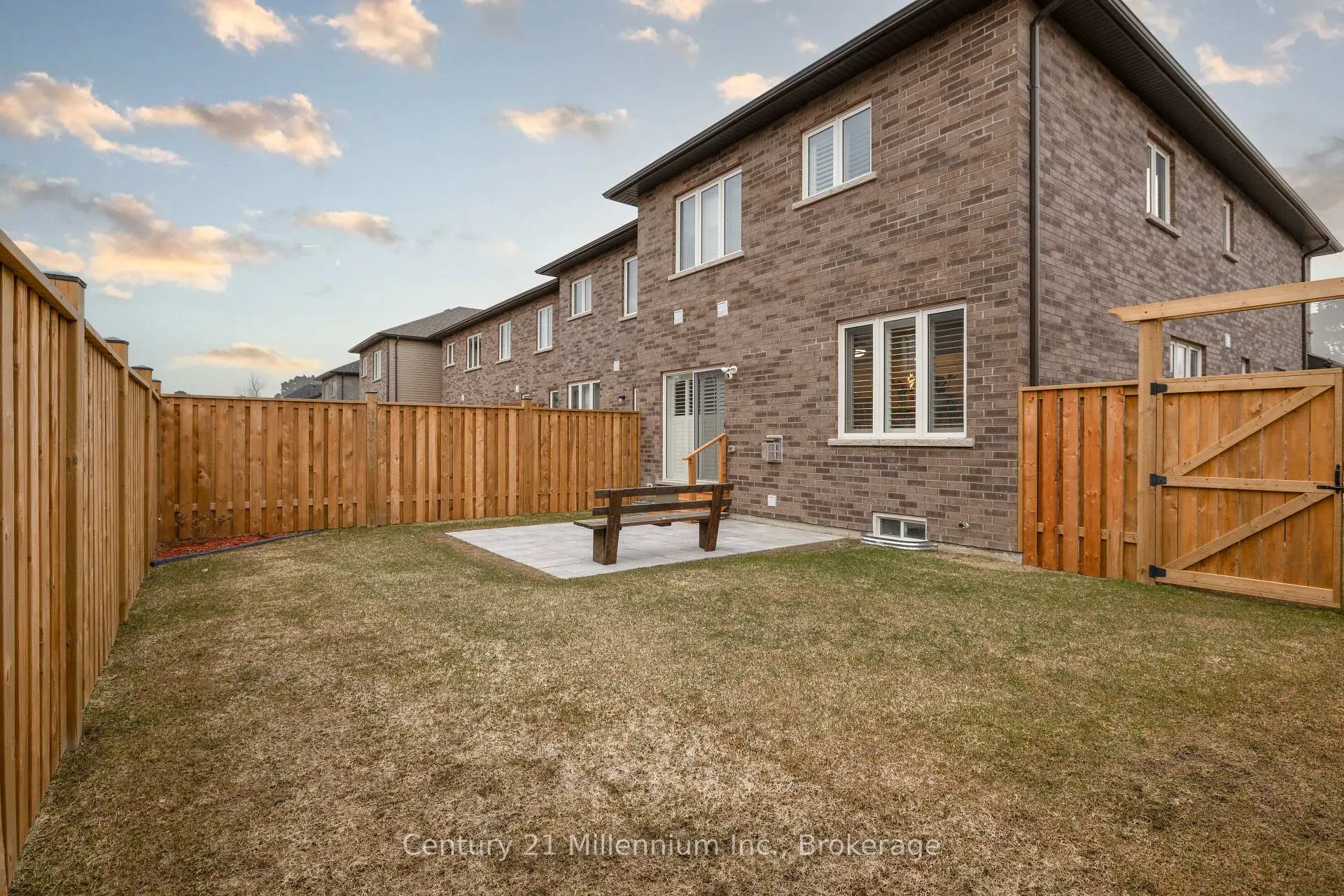 Photo 17 of 32 Autumn Drive, Wasaga Beach — HOMEH