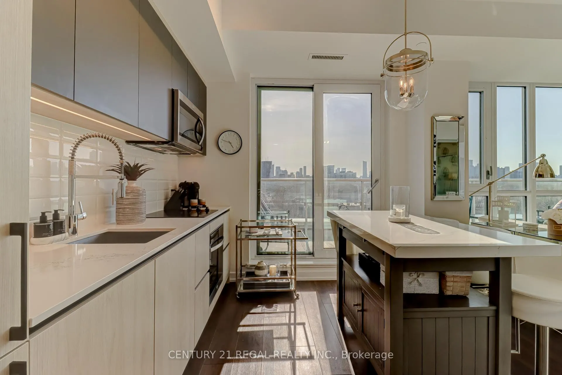 Photo 3 of Unit 808, 150 Logan Avenue, Toronto, South Riverdale — HOMEH