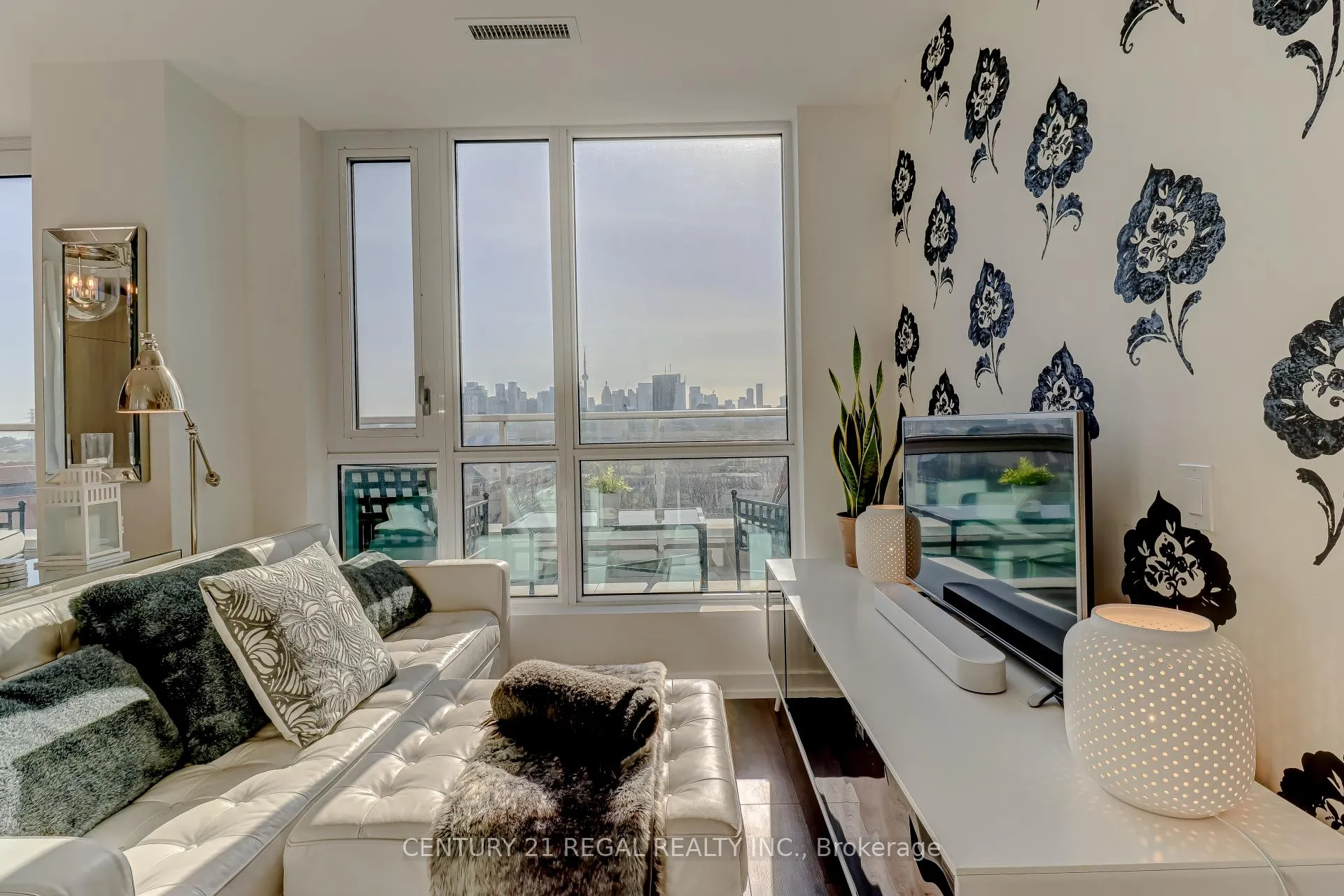 Photo 8 of Unit 808, 150 Logan Avenue, Toronto, South Riverdale — HOMEH