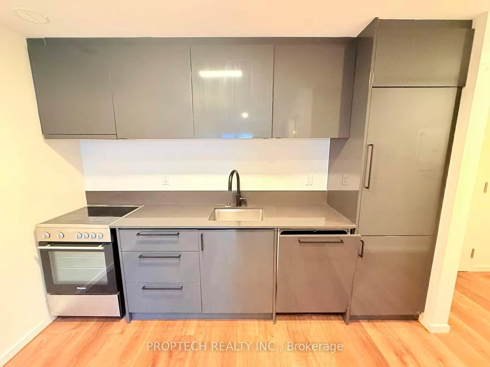 Front of Unit 205, 377 Broadview Avenue