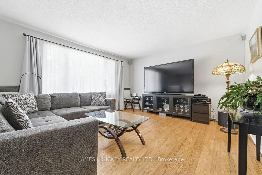 Photo 2 of 101 Frontenac Crescent, Deep River — HOMEH