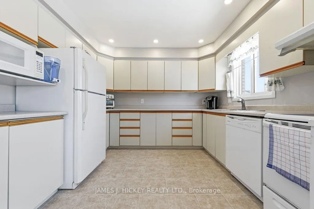 Photo 4 of 101 Frontenac Crescent, Deep River — HOMEH