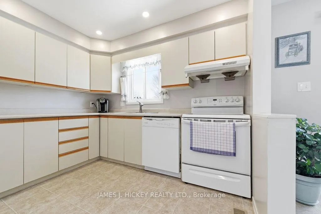 Photo 7 of 101 Frontenac Crescent, Deep River — HOMEH