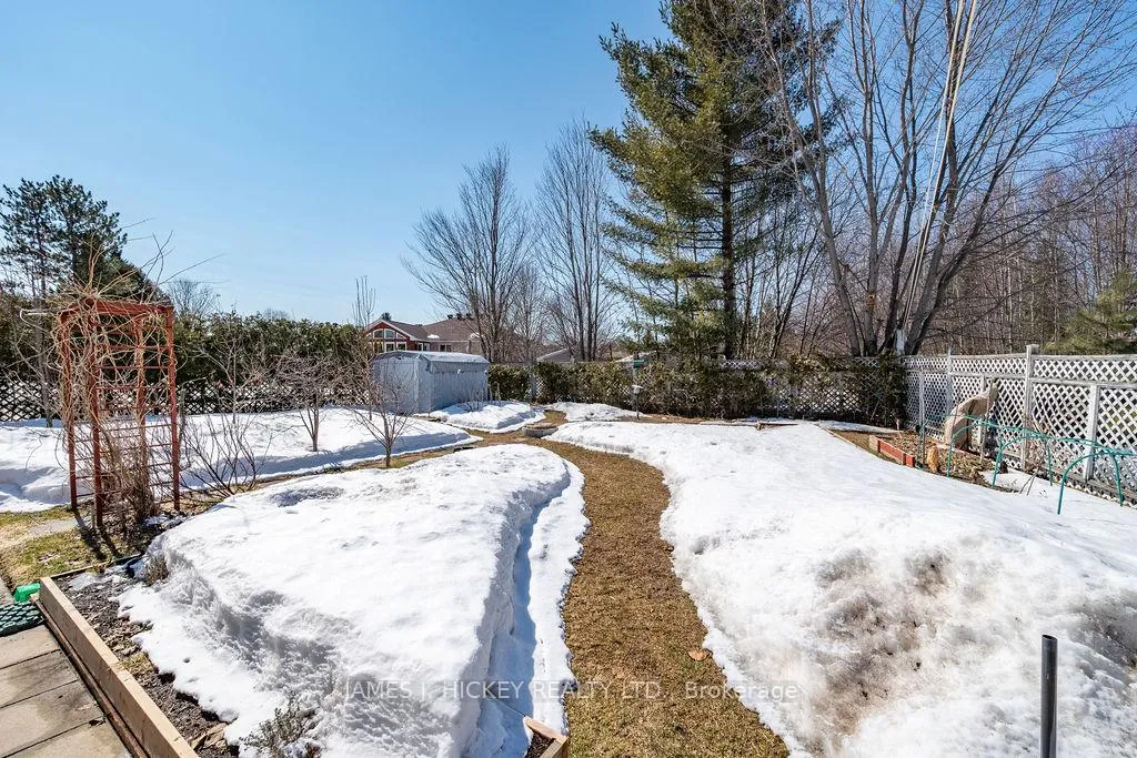 Photo 37 of 101 Frontenac Crescent, Deep River — HOMEH