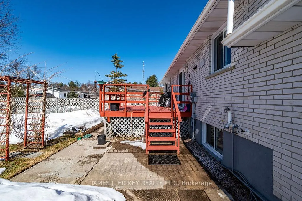 Photo 38 of 101 Frontenac Crescent, Deep River — HOMEH