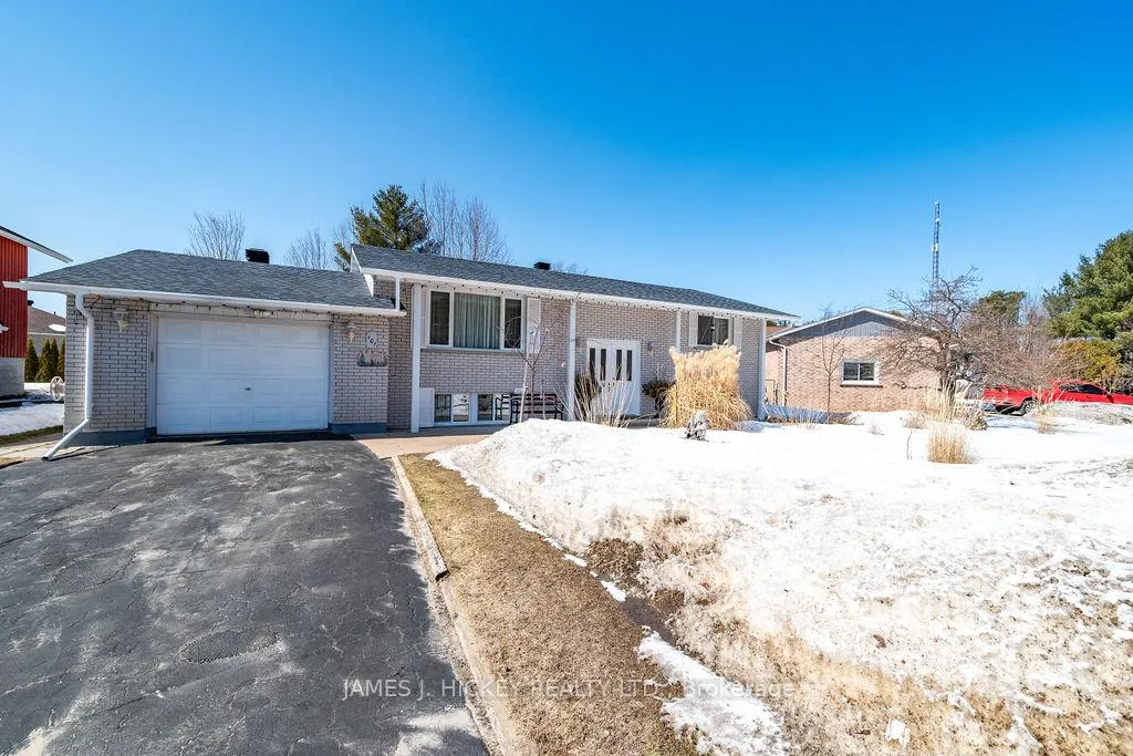 Photo 45 of 101 Frontenac Crescent, Deep River — HOMEH