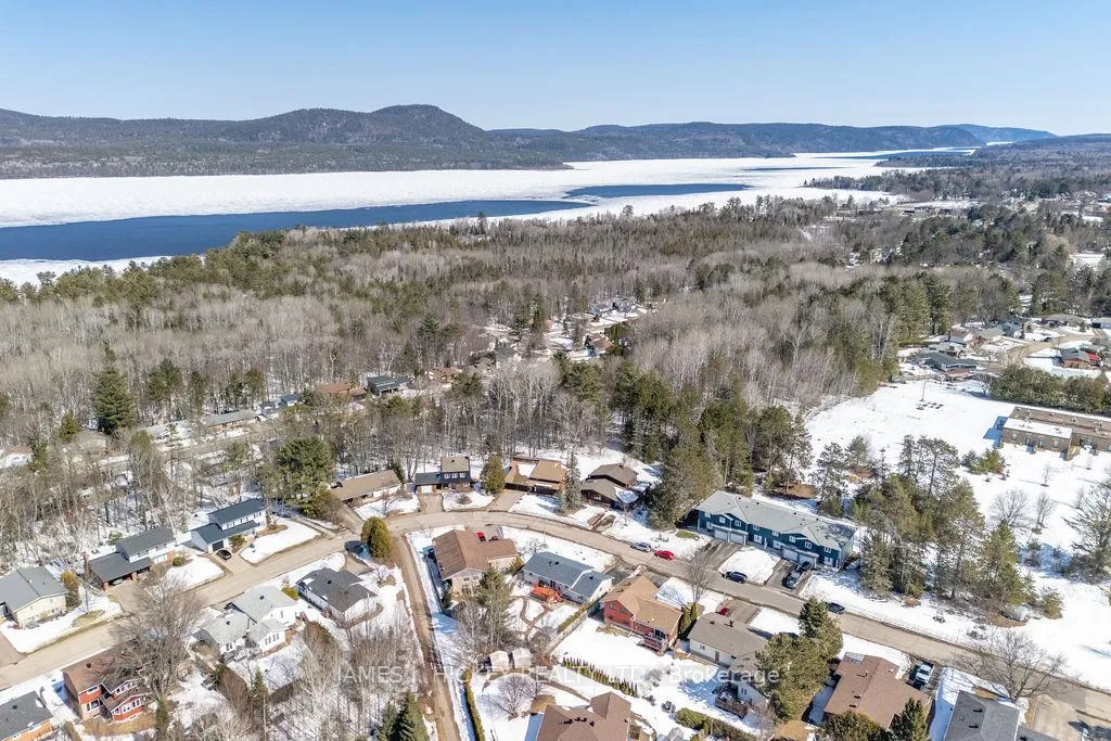 Photo 49 of 101 Frontenac Crescent, Deep River — HOMEH