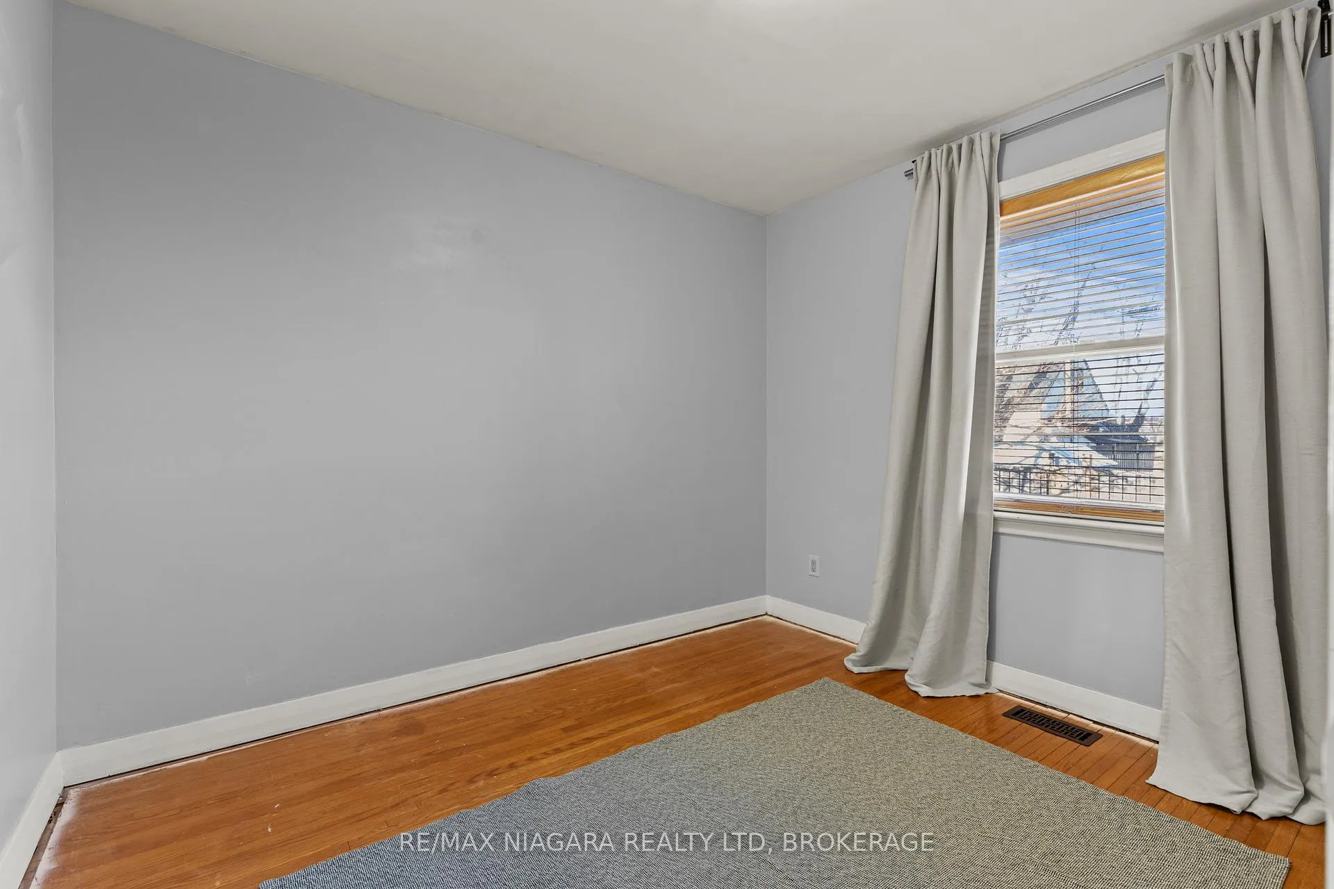 Photo 12 of 96 Terrace Drive, Hamilton, Balfour — HOMEH