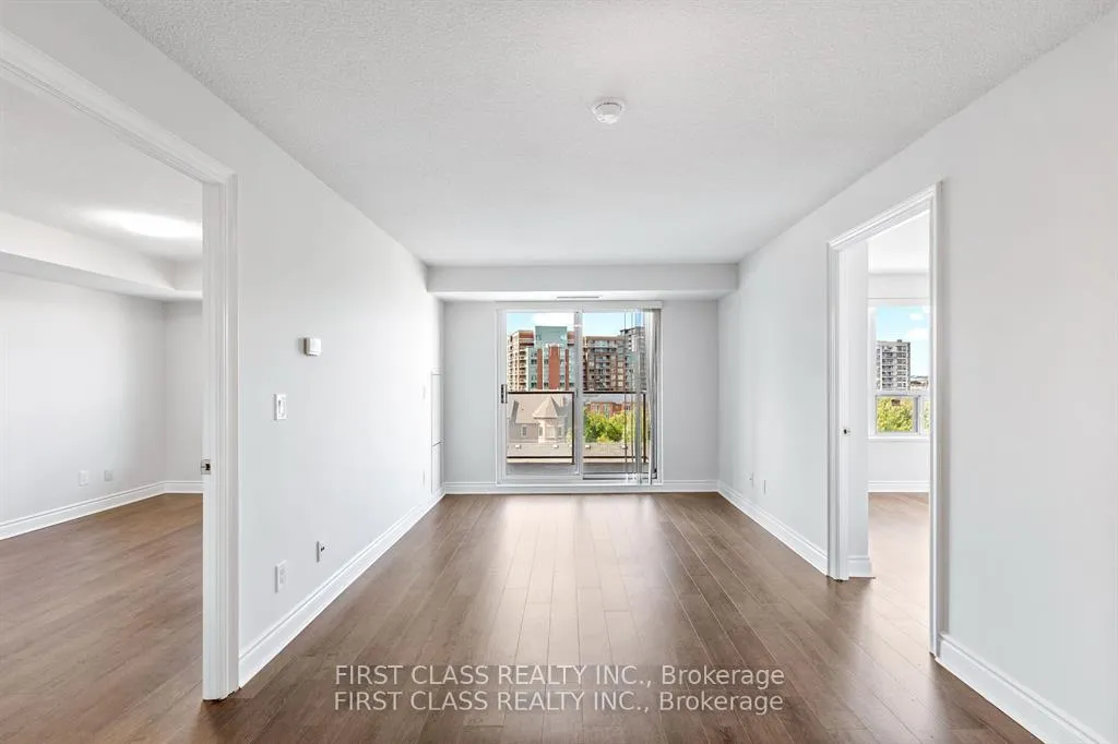 Photo 4 of Unit 805, 37 Galleria Parkway, Markham, Commerce Valley — HOMEH