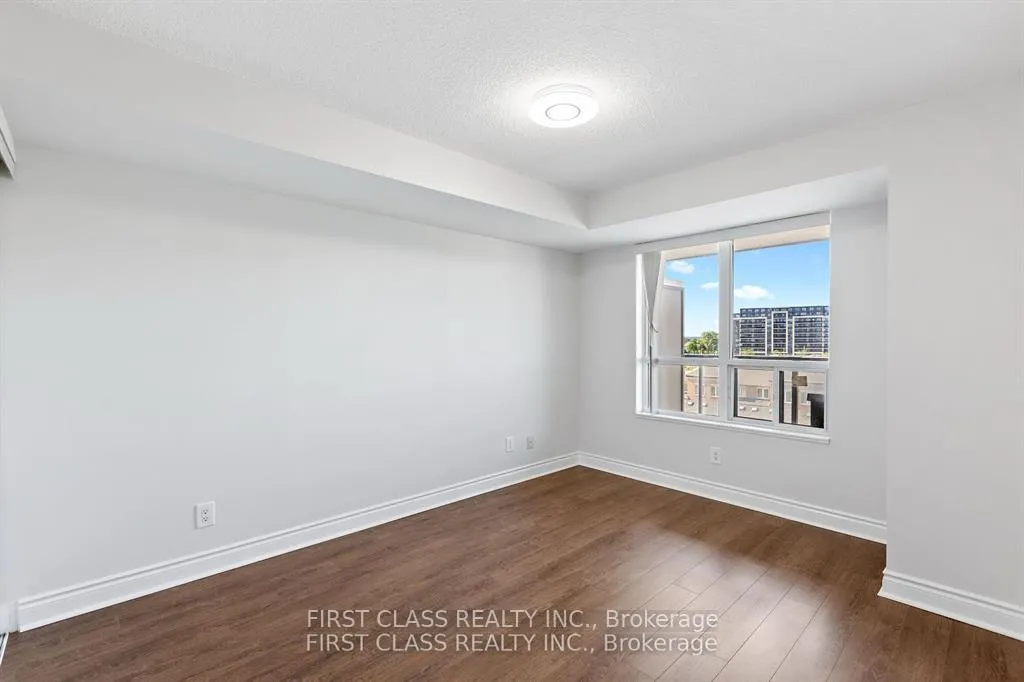 Photo 5 of Unit 805, 37 Galleria Parkway, Markham, Commerce Valley — HOMEH