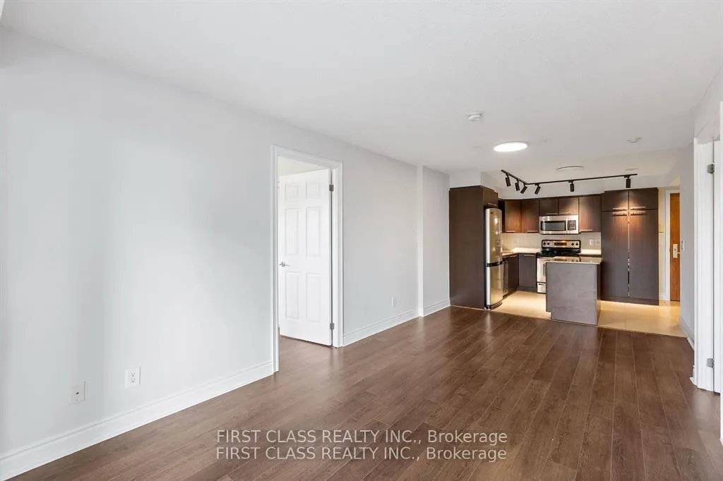 Photo 8 of Unit 805, 37 Galleria Parkway, Markham, Commerce Valley — HOMEH