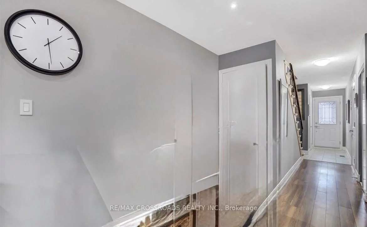 Photo 4 of Unit 90, 90 Foster Crescent, Brampton, Brampton North — HOMEH