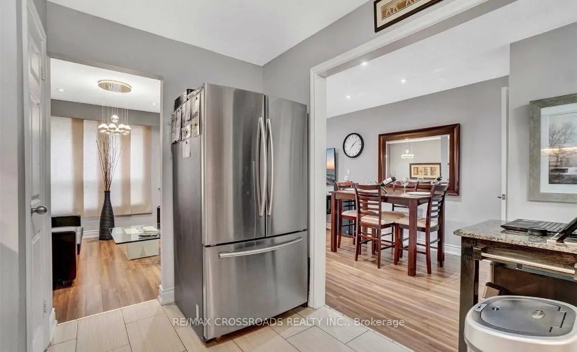 Photo 7 of Unit 90, 90 Foster Crescent, Brampton, Brampton North — HOMEH
