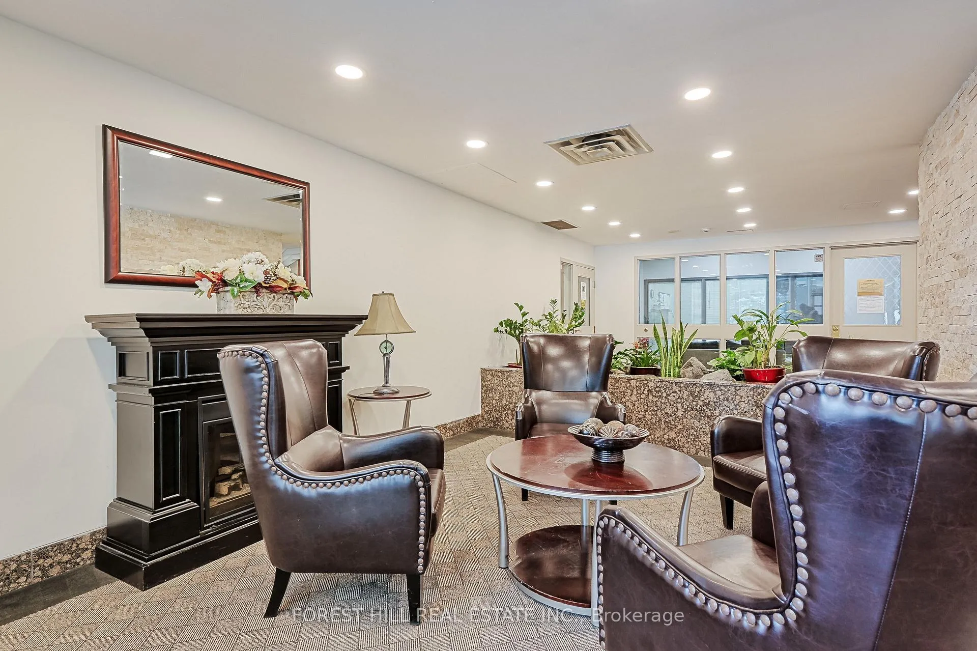 Photo 4 of Unit 904, 7805 Bayview Avenue, Markham, Aileen-Willowbrook — HOMEH