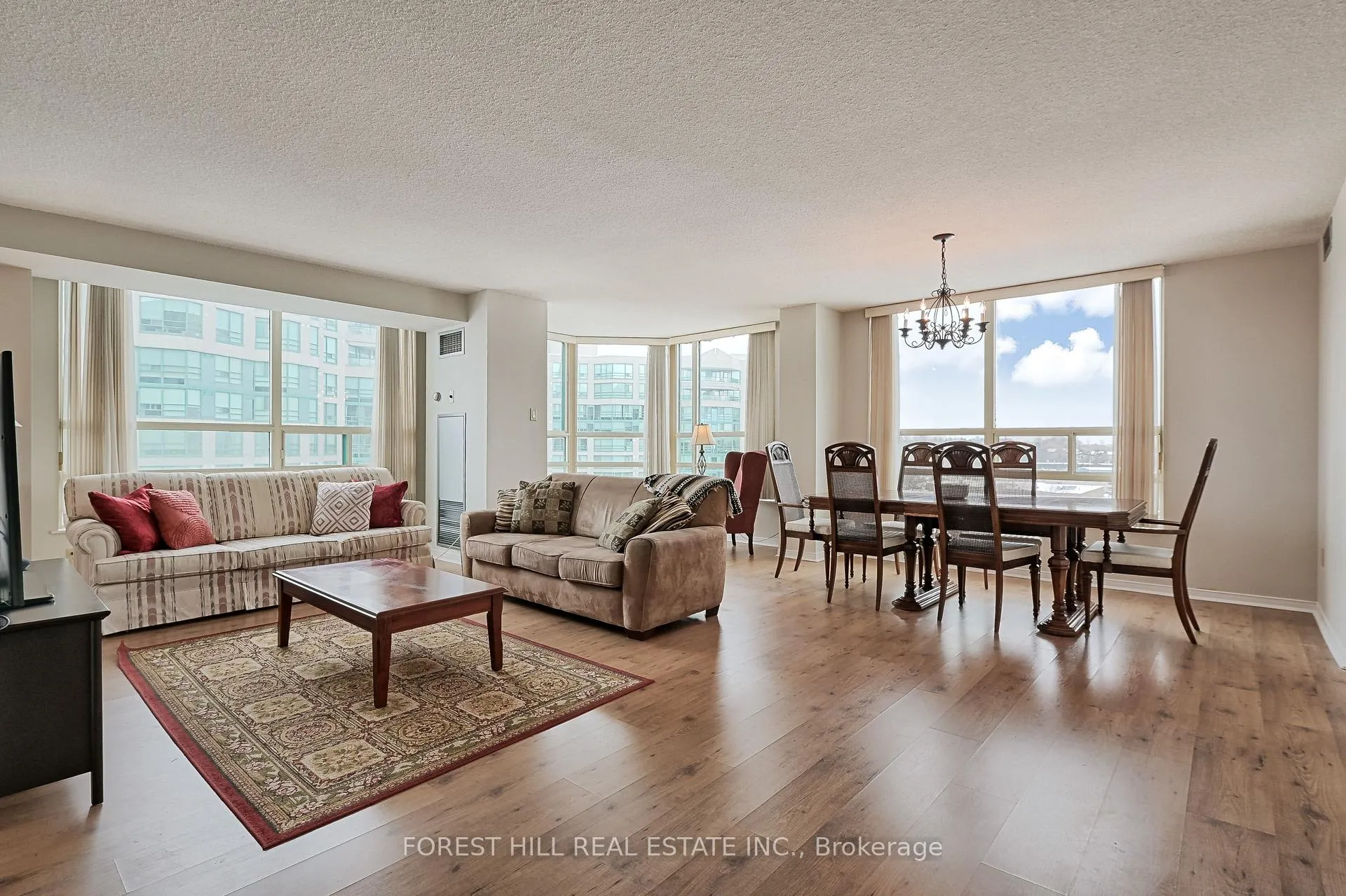 Photo 6 of Unit 904, 7805 Bayview Avenue, Markham, Aileen-Willowbrook — HOMEH