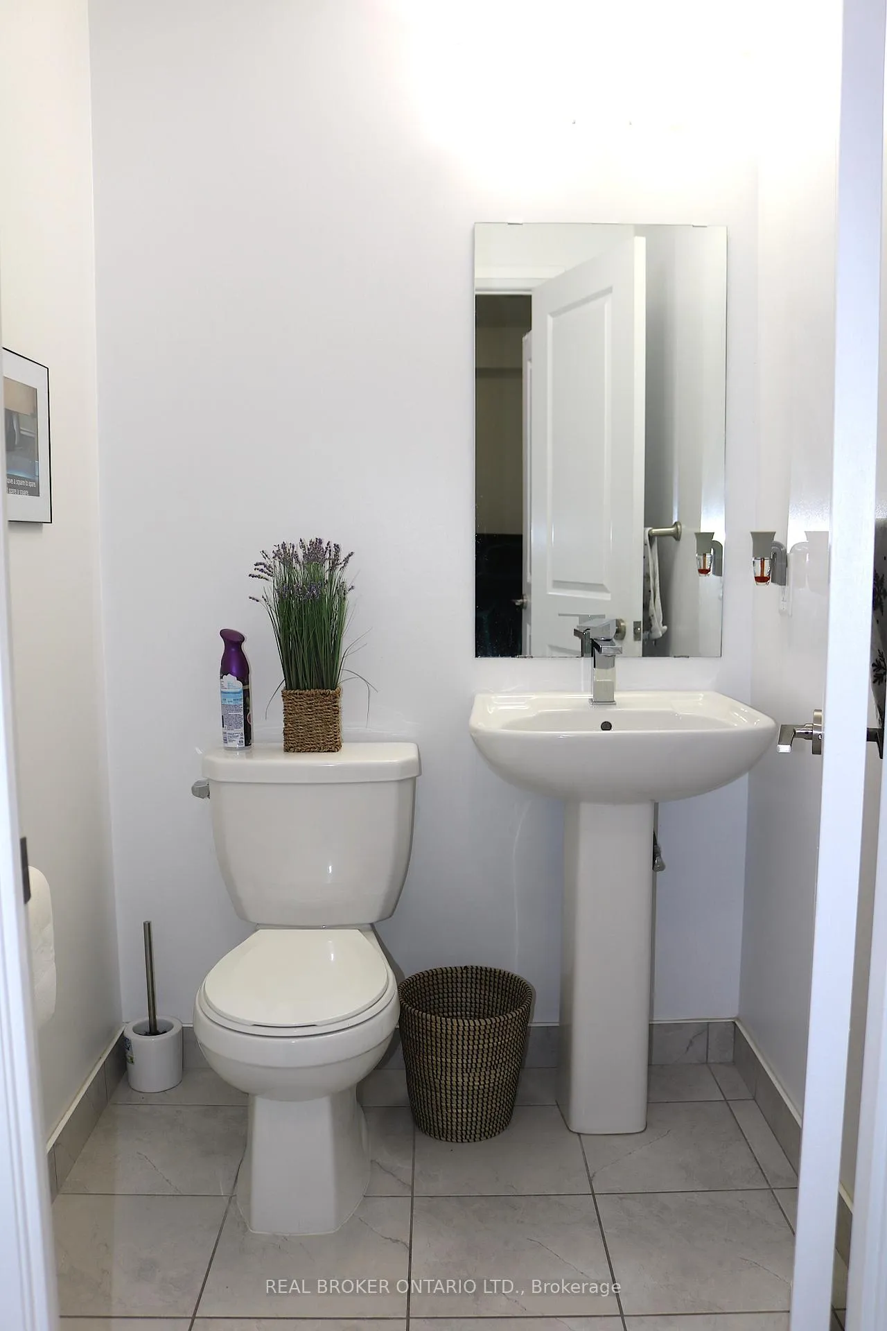 Photo 5 of Unit 2206, 7890 Bathurst Street, Vaughan, Beverley Glen — HOMEH