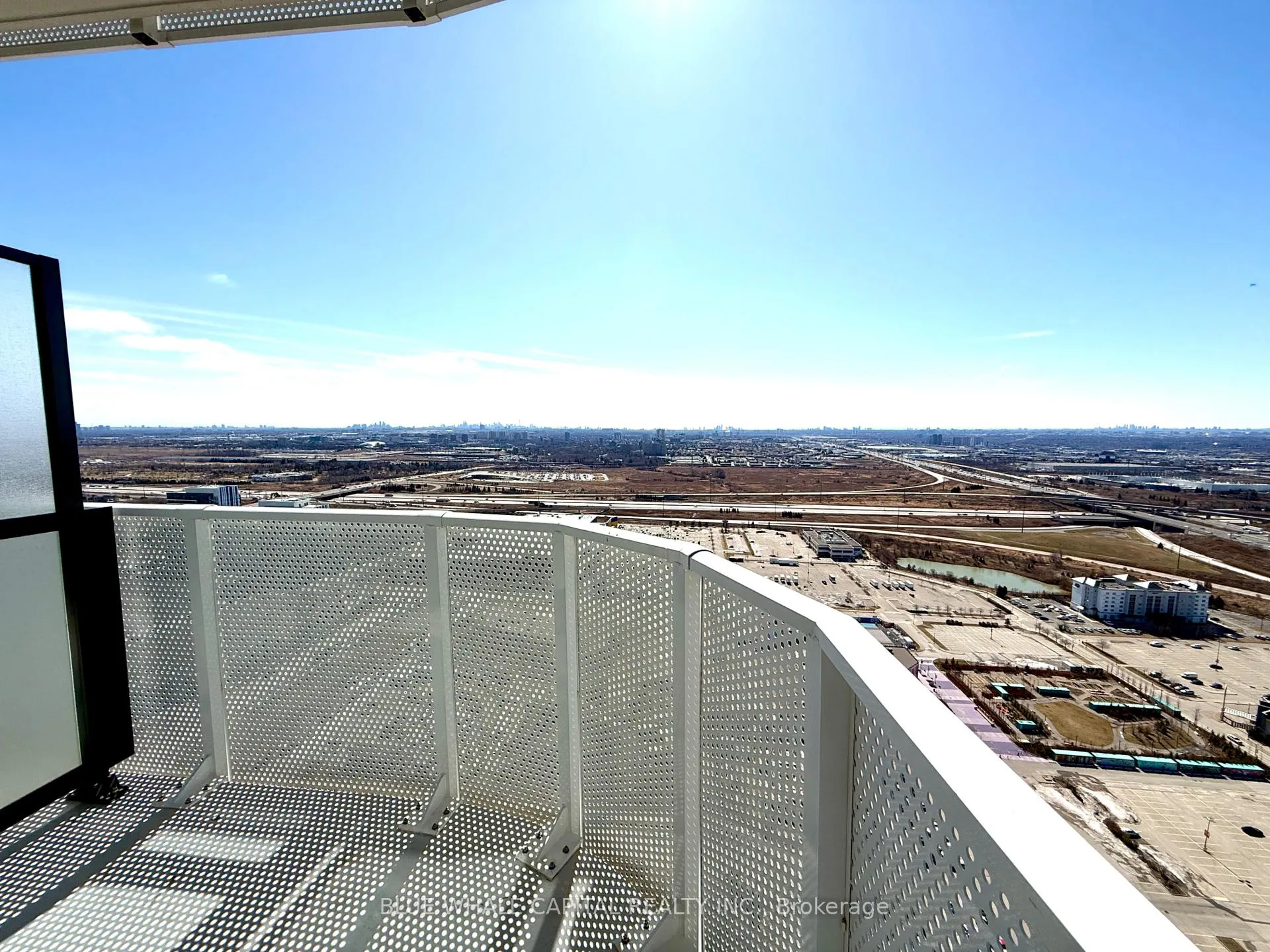 Photo 8 of Unit 4606, 195 Commerce Street, Vaughan, Vaughan Corporate Centre — HOMEH
