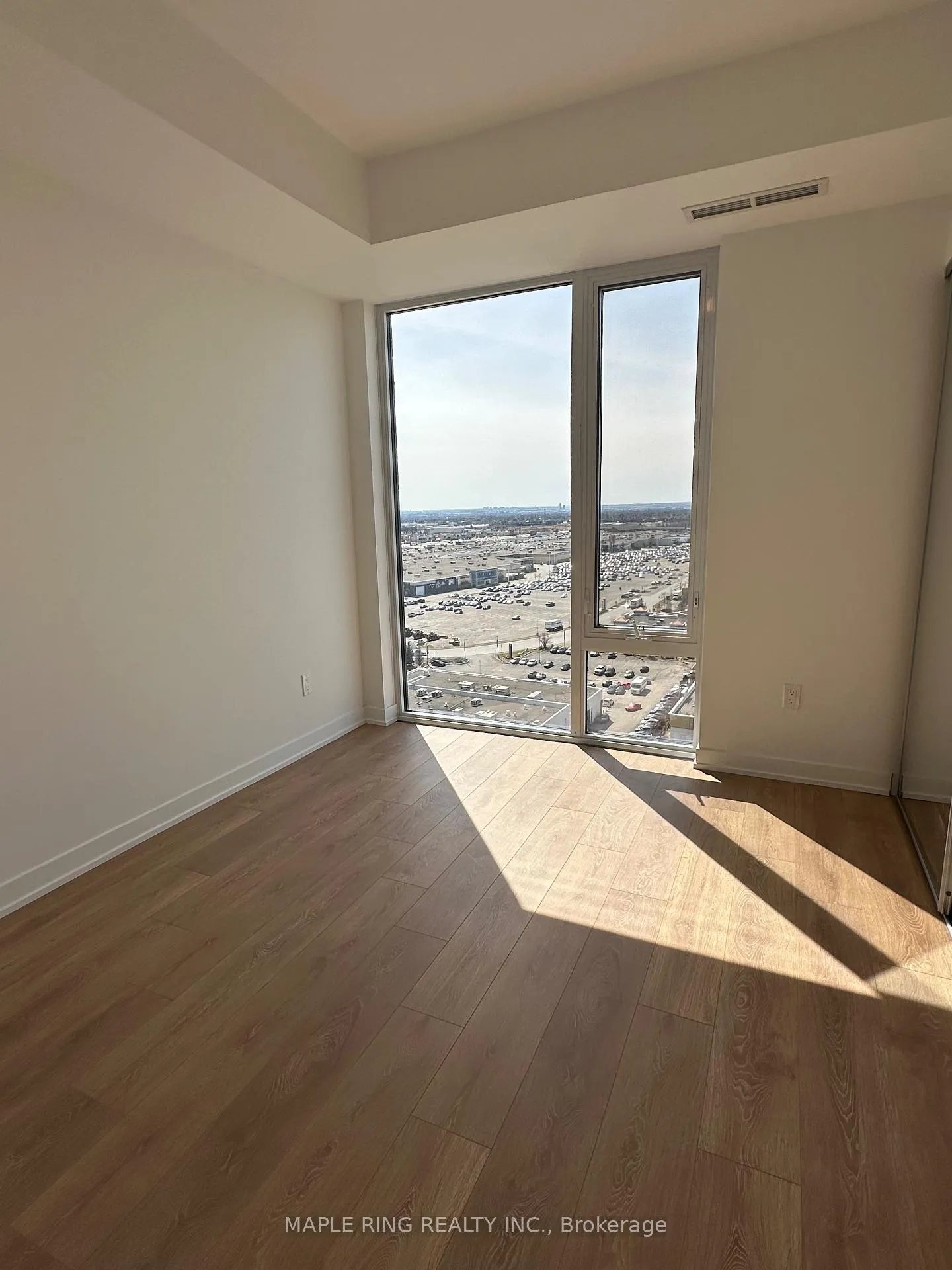 Photo 6 of Unit 1621, 10 Abeja Street, Vaughan, Concord — HOMEH
