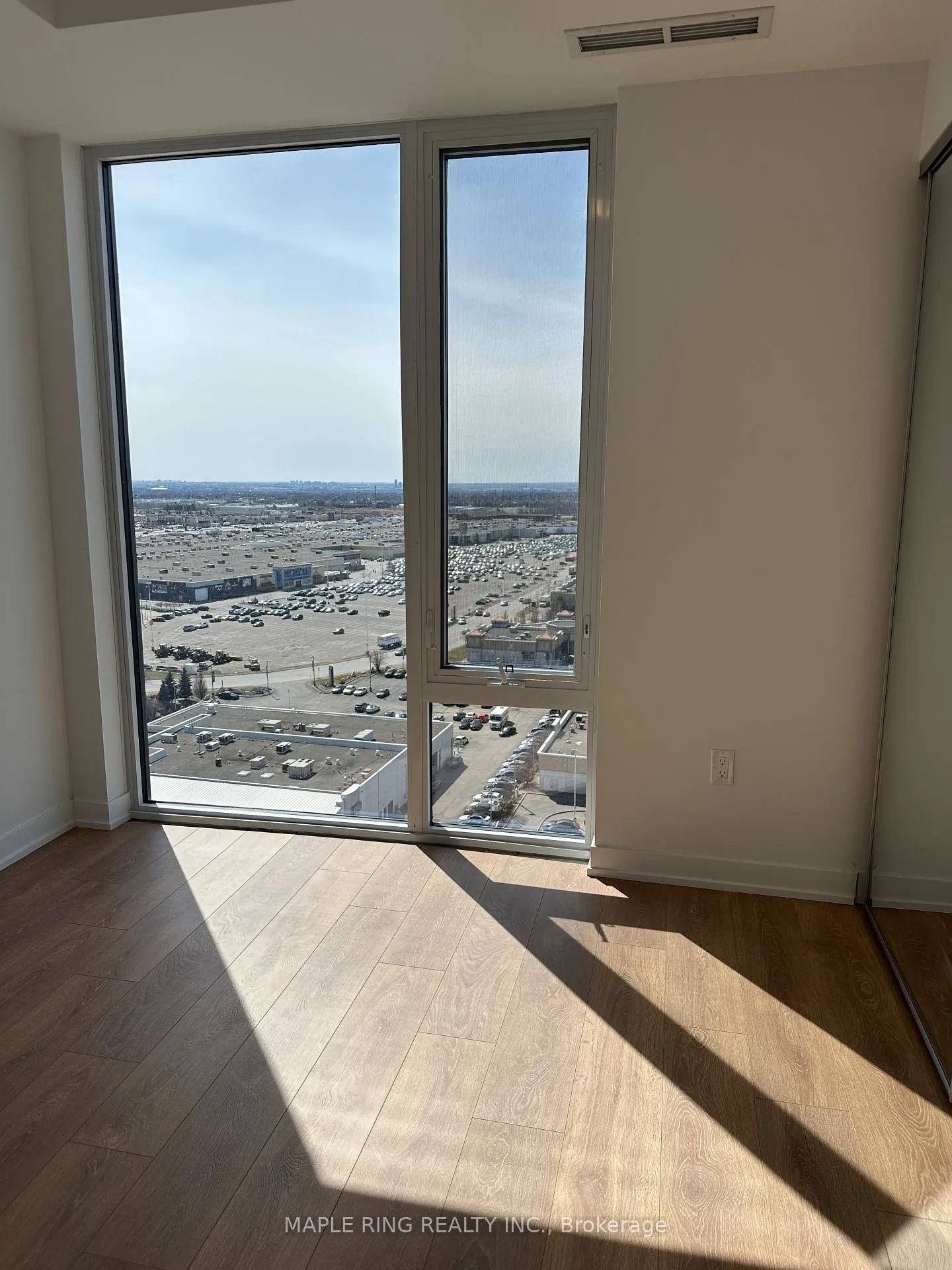 Photo 7 of Unit 1621, 10 Abeja Street, Vaughan, Concord — HOMEH