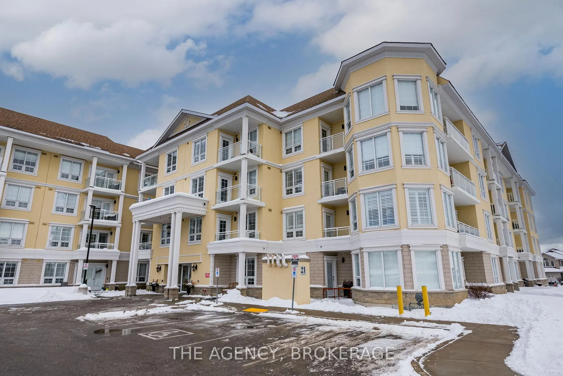 Photo 2 of Unit 315, 21 Brookhouse Drive, Clarington, Newcastle — HOMEH