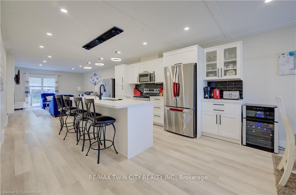 Photo 1 of 6 Hanlon Place, Brant, Paris — HOMEH