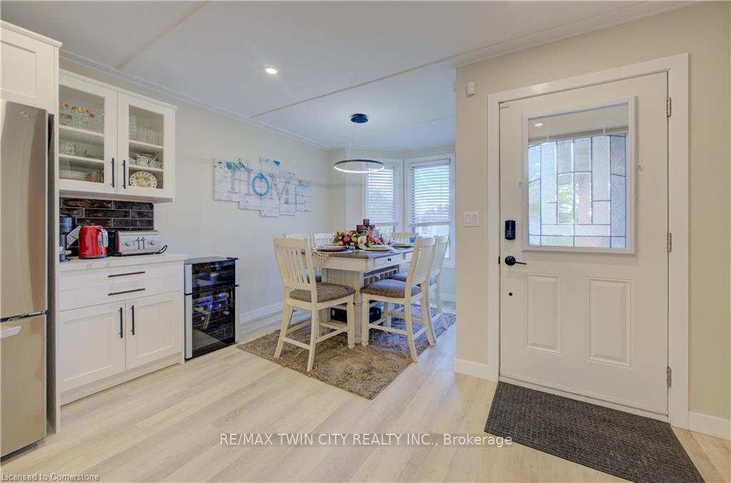 Photo 5 of 6 Hanlon Place, Brant, Paris — HOMEH