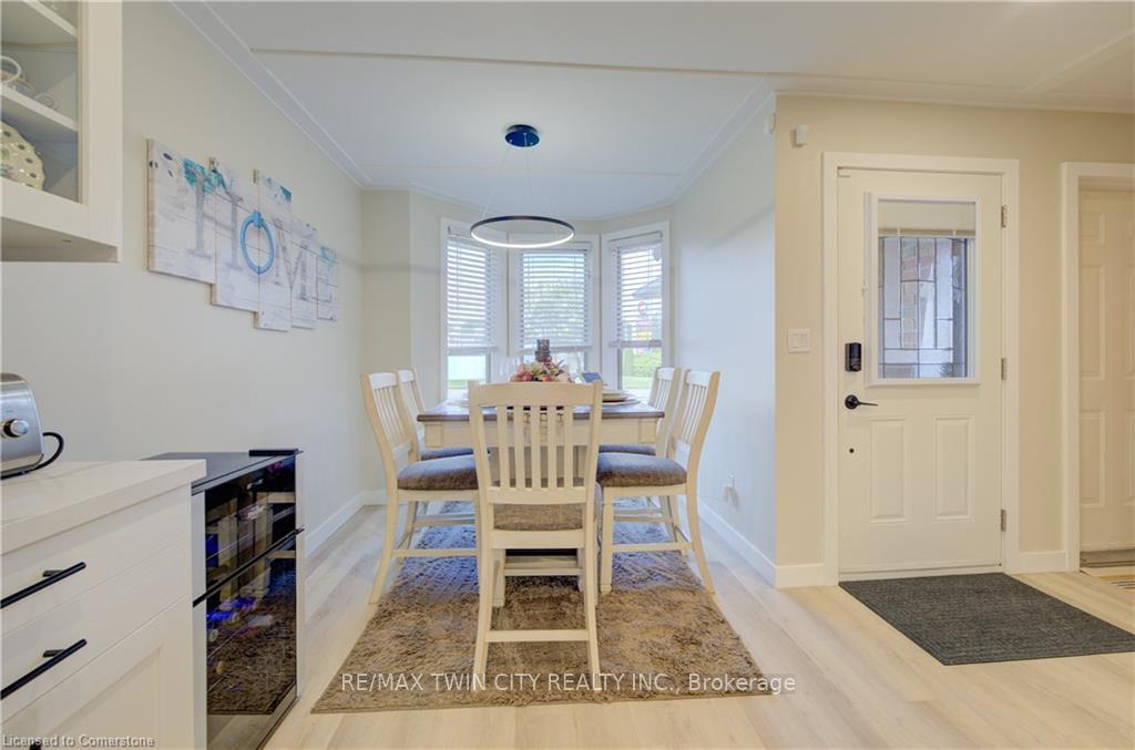 Photo 6 of 6 Hanlon Place, Brant, Paris — HOMEH